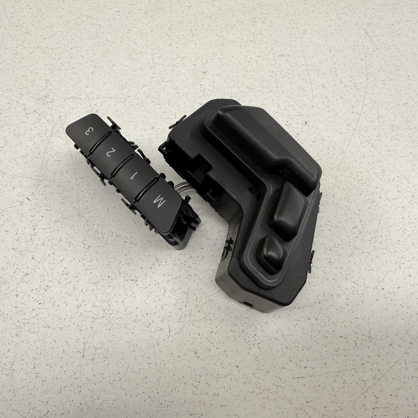12-18 Mercedes W218 CLS550 Driver Left Front Seat Control Switch OEM
