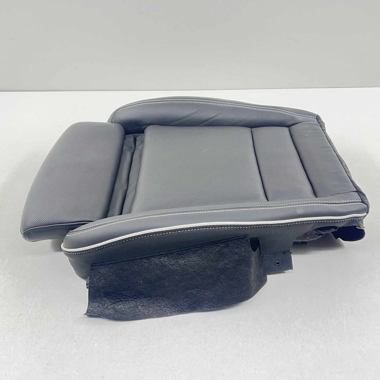 22-25 CADILLAC CT4 CT5 V BLACKWING RIGHT FRONT LOWER SEAT CUSHION COVER OEM