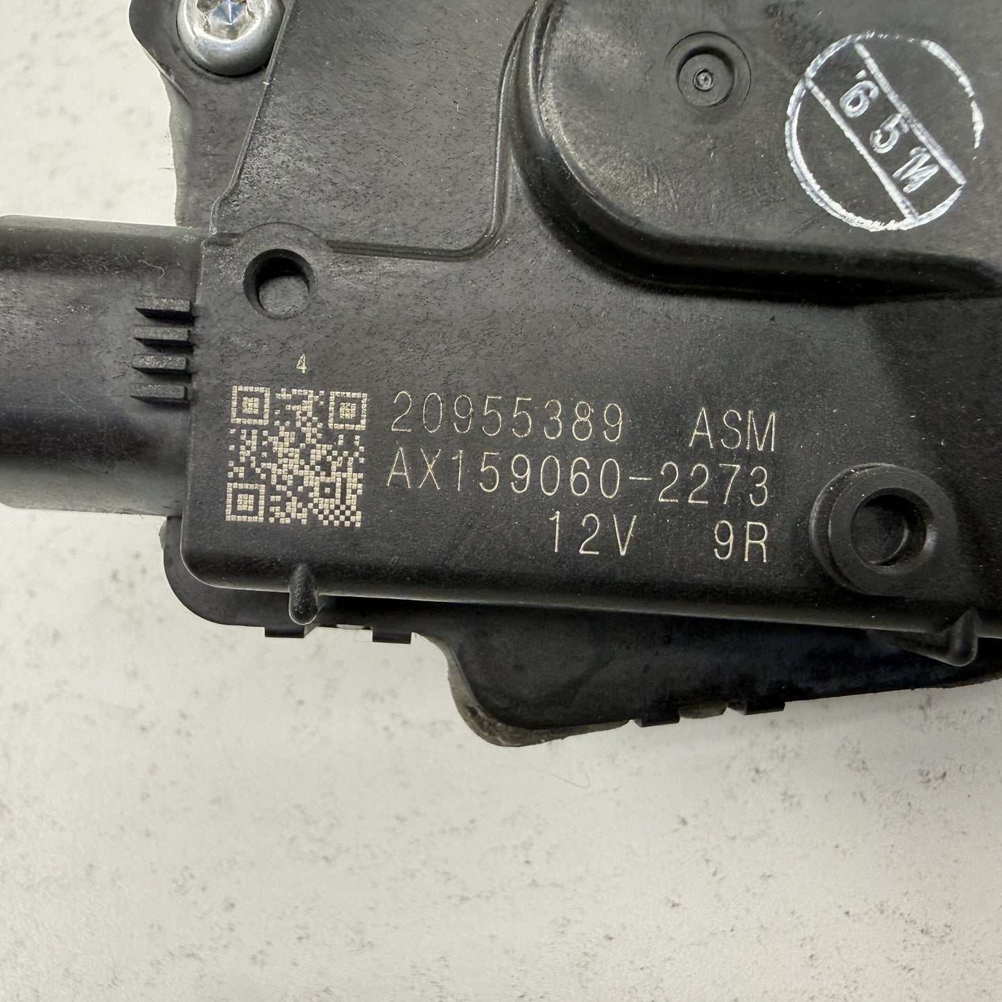 2010-2015 Chevrolet Camaro Front Windshield Wiper Motor 20955389 OEM