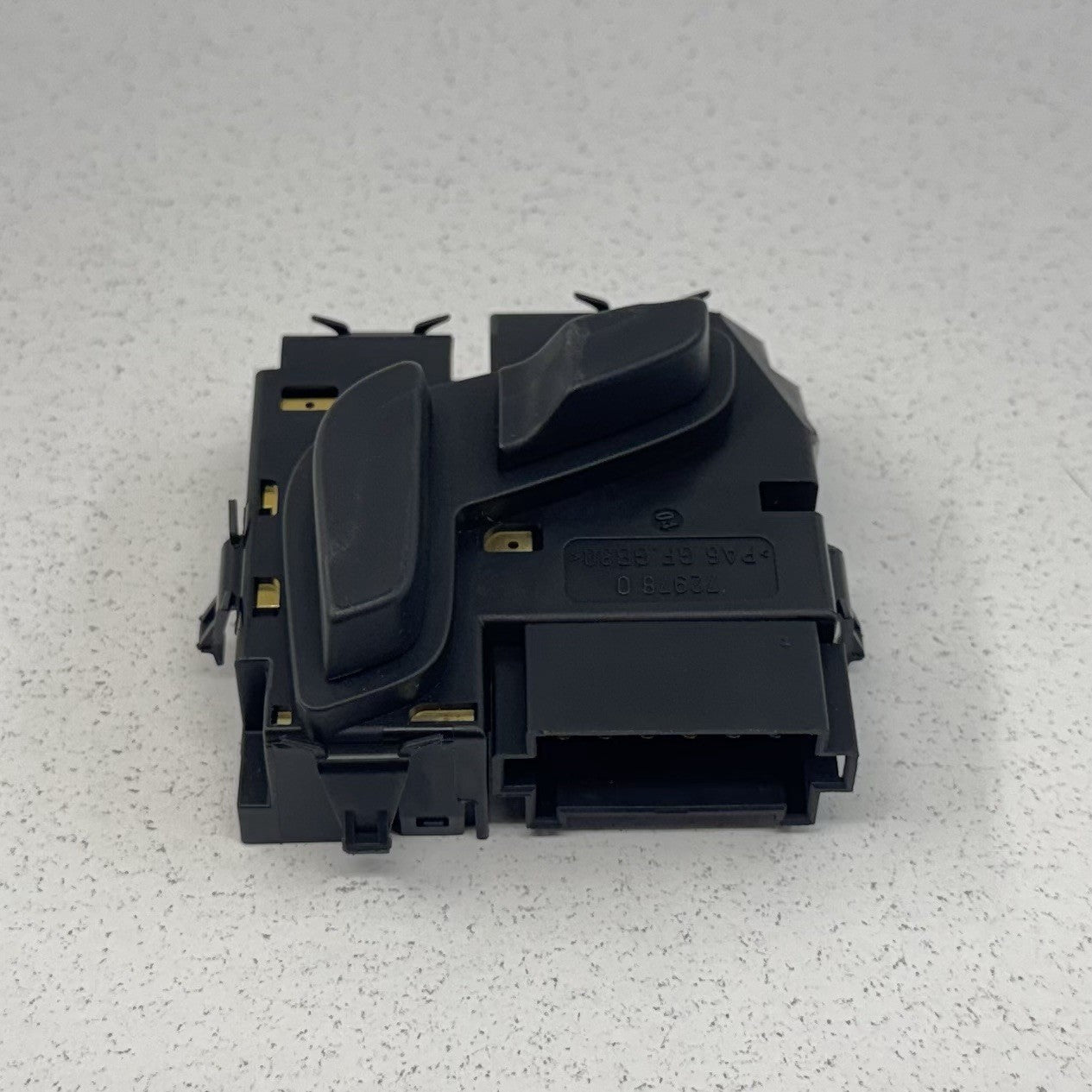 08-14 Mercedes W204 C250 Passenger Right Front Seat Control Switch OEM