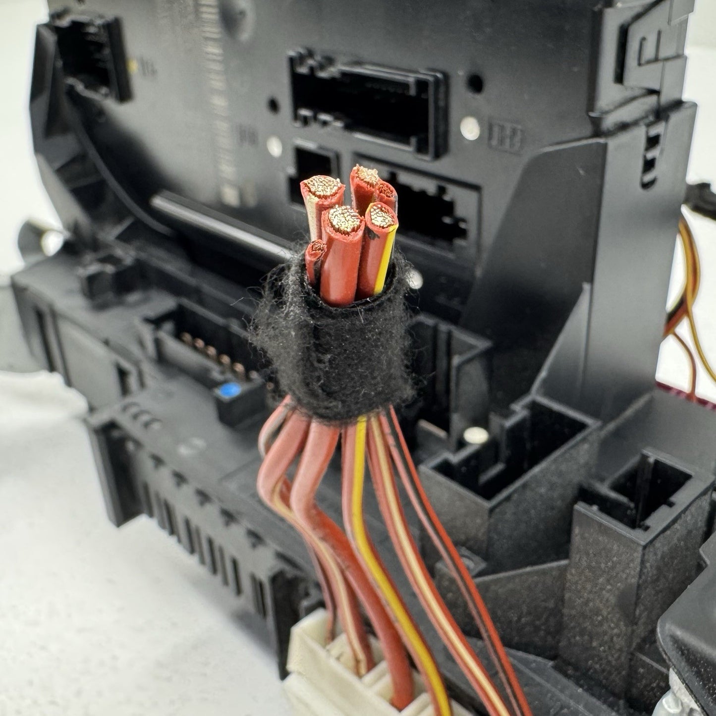 14-16 Mercedes W212 E350 Rear SAM Signal Acquisition Fuse Relay Junction Box OEM