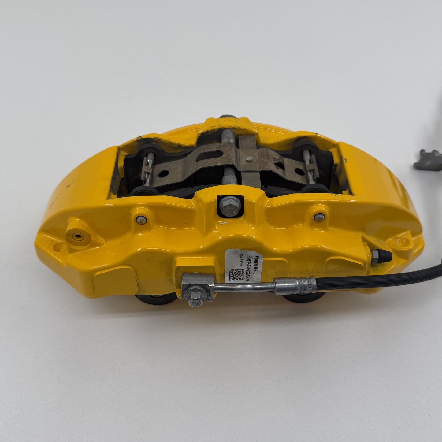 2022-2024 Rivian R1S R1T Quad Motor Yellow Brembo Brake Caliper Rotor Set OEM