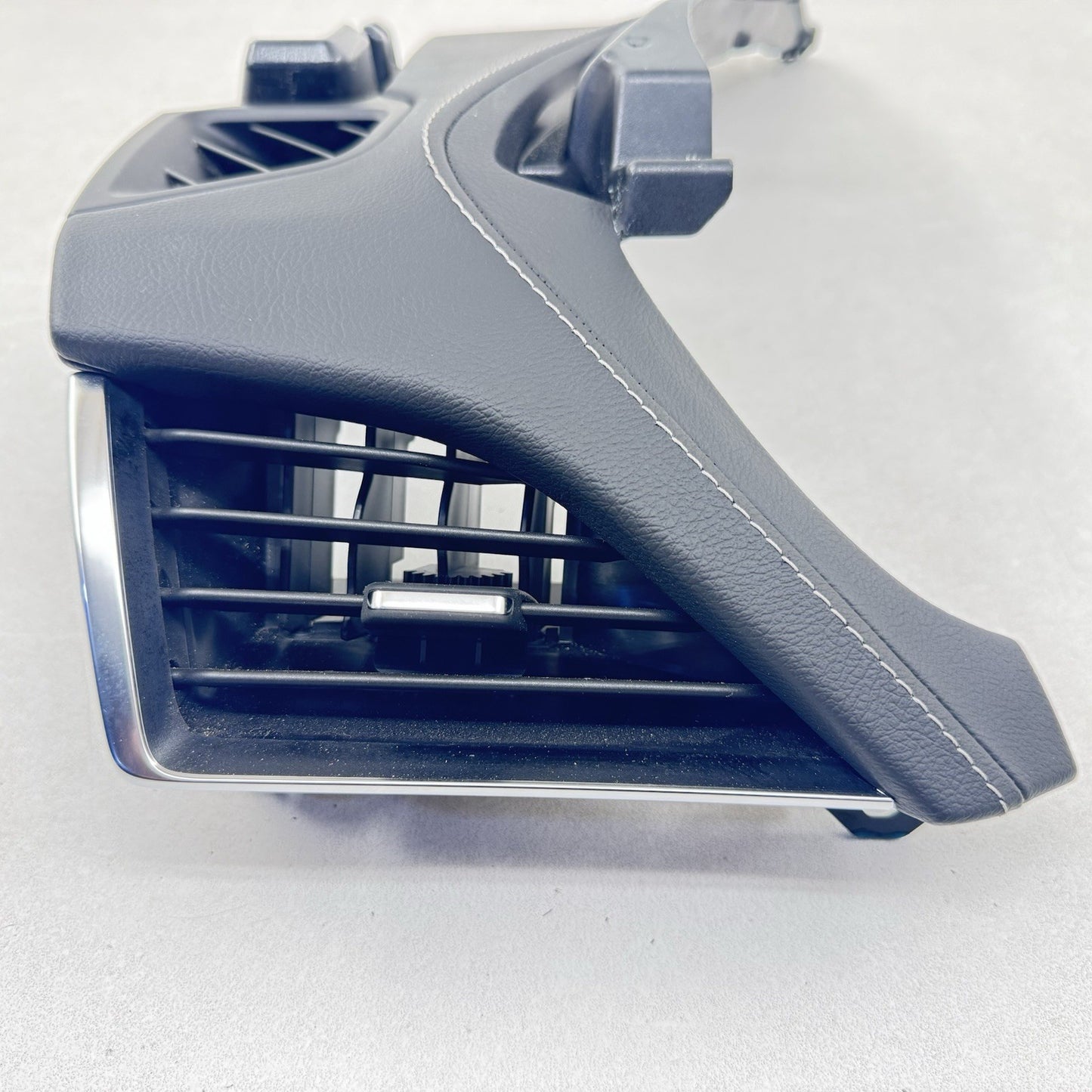 22-24 CADILLAC CT5 V BLACKWING LEFT DASH AC AIR VENT GRILLE WITH COVER TRIM OEM