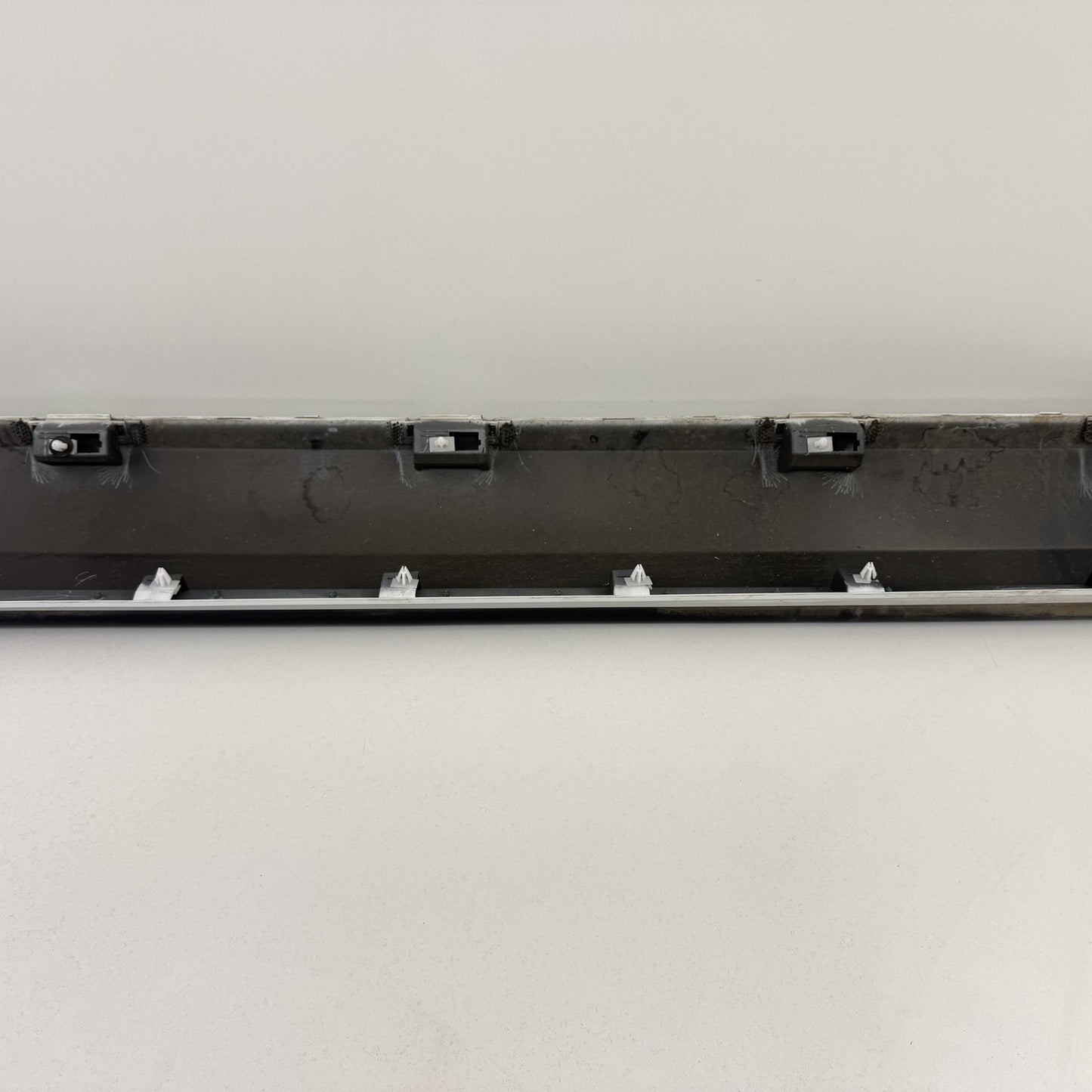 2010-2015 Chevrolet Camaro SS Right Side Skirt Rocker Panel Cover Trim OEM
