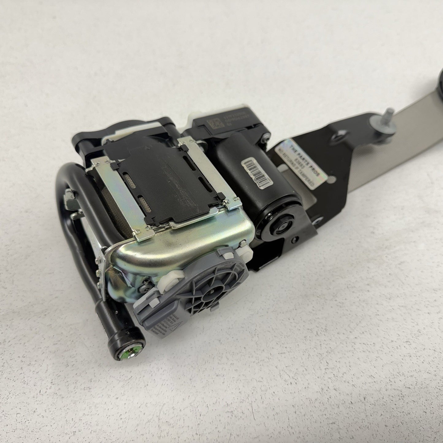 12-18 Mercedes W218 CLS550 Left Front Seat Belt Seatbelt Retractor Gray OEM