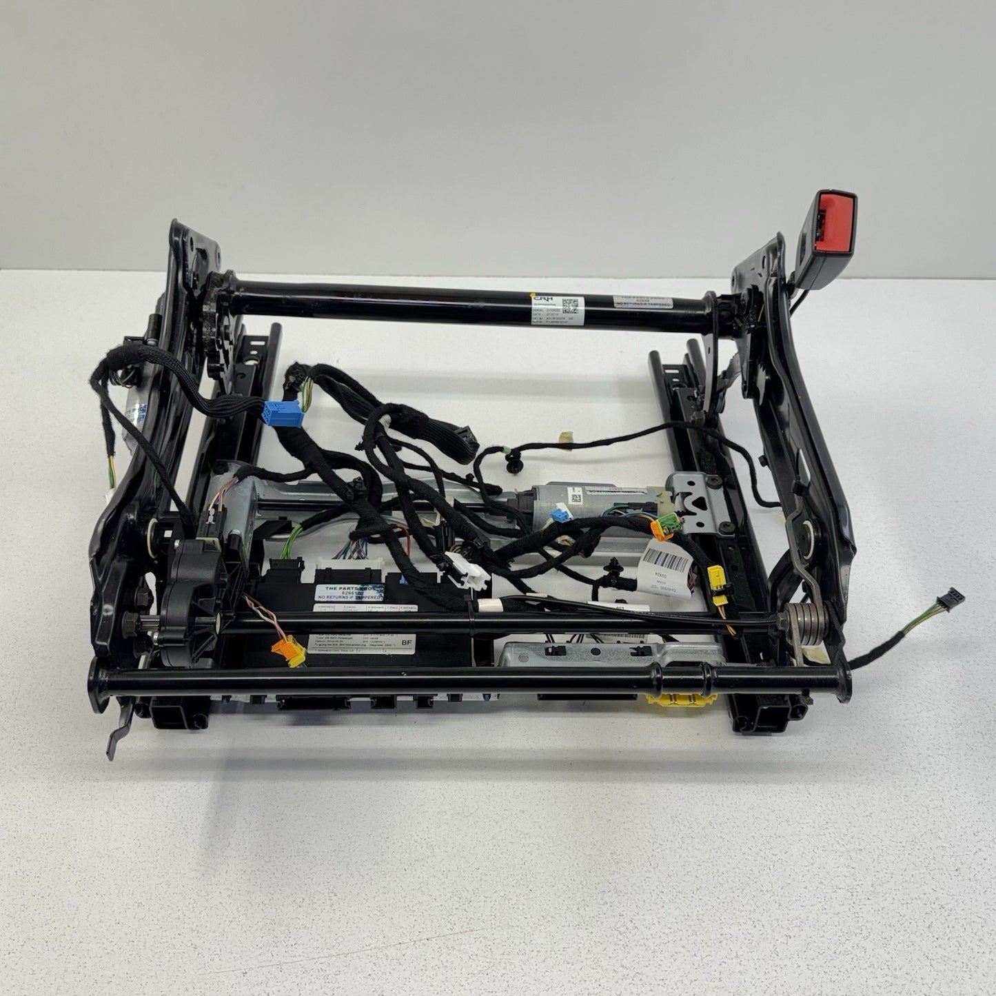 12-18 Mercedes W218 CLS550 Passenger Right Front Lower Seat Track Rail Frame OEM