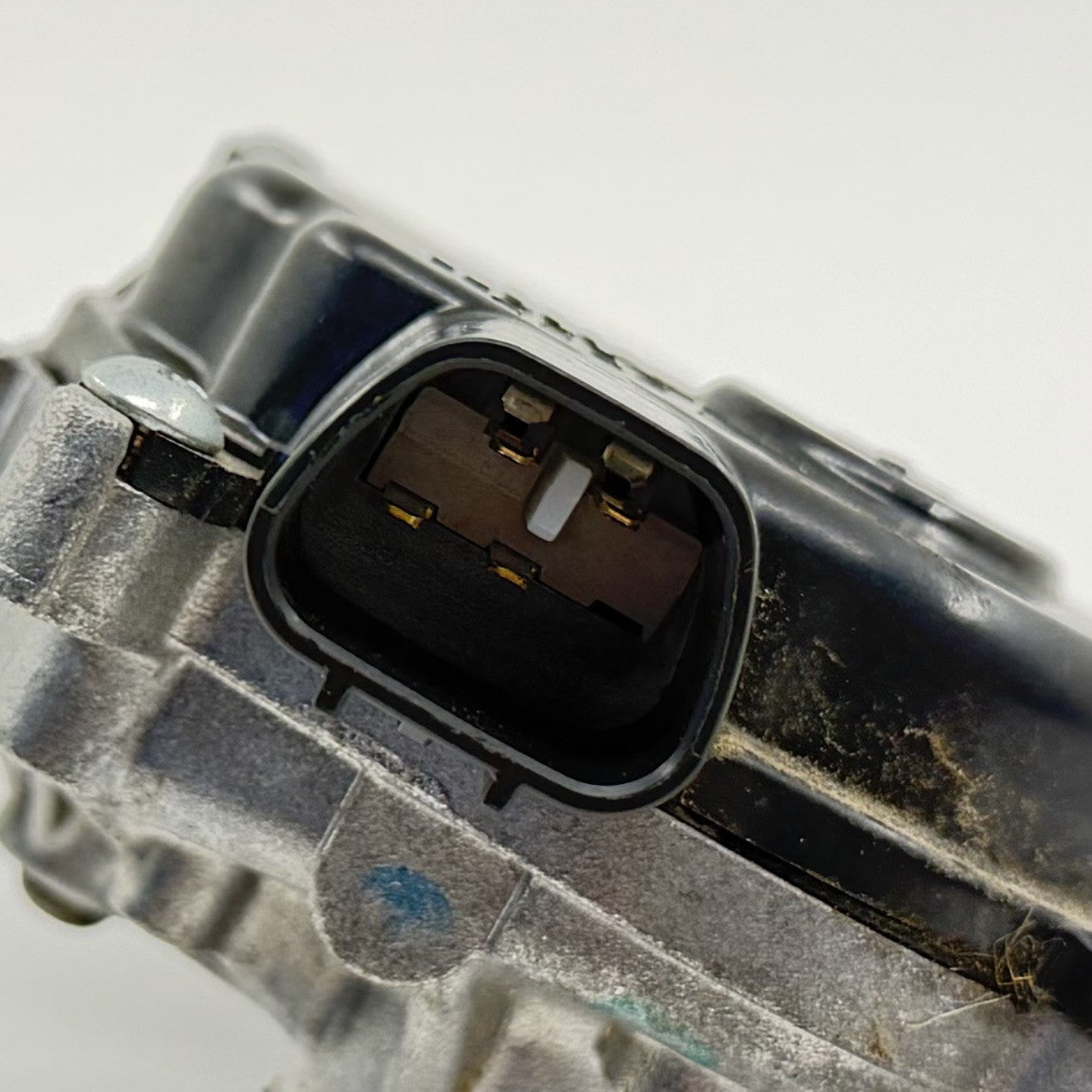 Infiniti 14-24 Q50 17-22 Infiniti Q60 Front Windshield Wiper Motor OEM