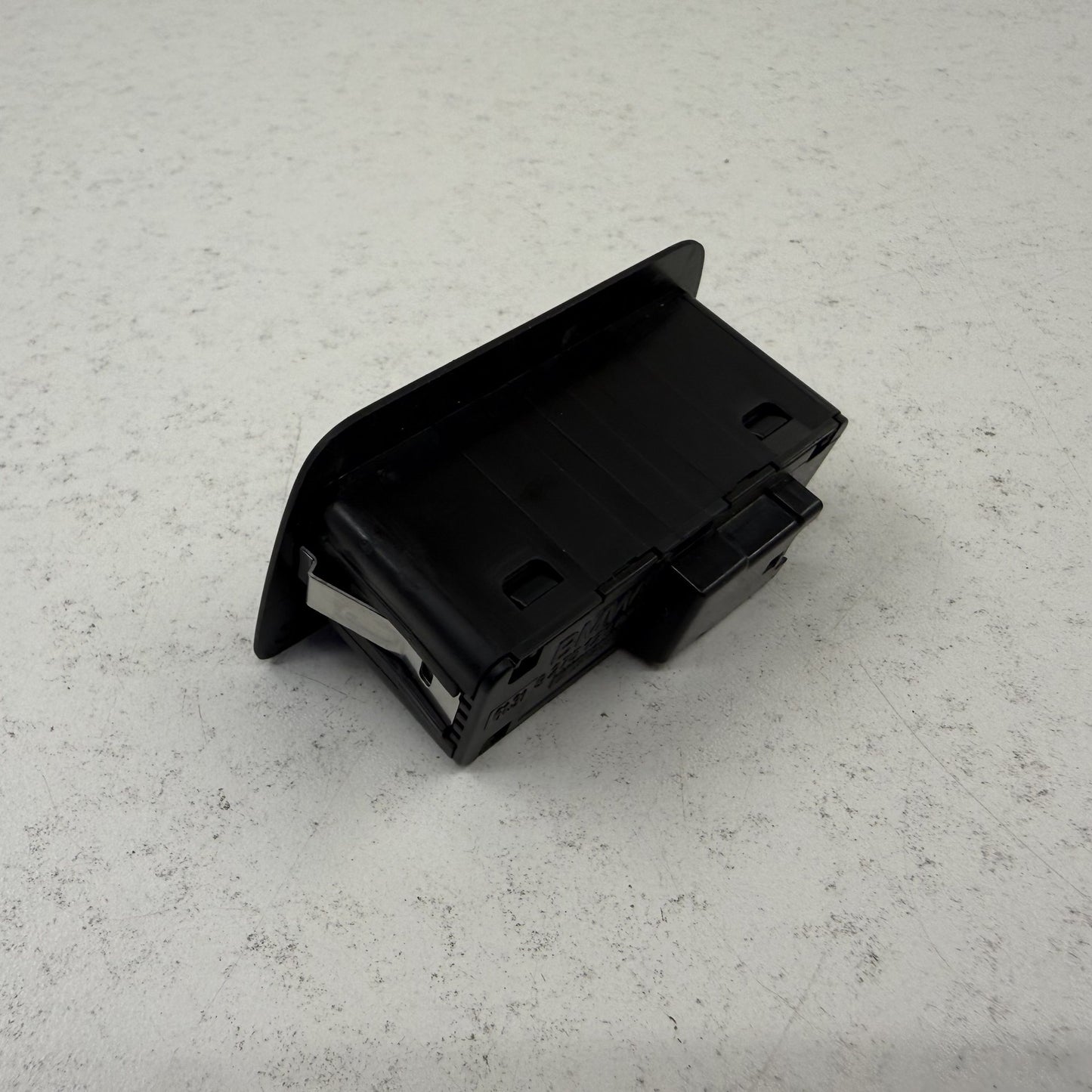 2021-2026 BMW M3 M4 G20 G22 G80 G82 Trunk Lid Release Switch 9275121 OEM