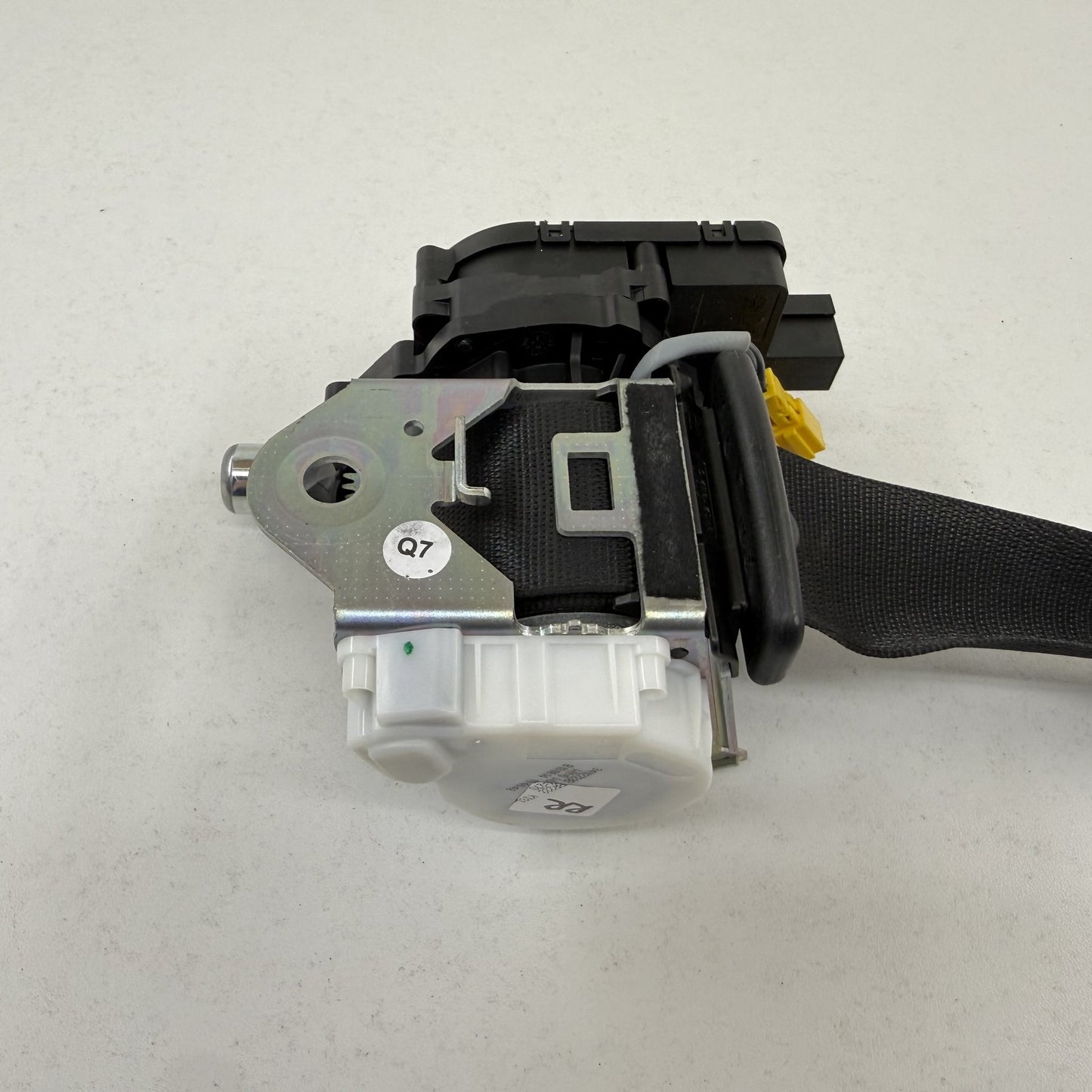 2014-2017 Mercedes-Benz S550 W222 Right Rear Seatbelt Seat Belt Retractor OEM