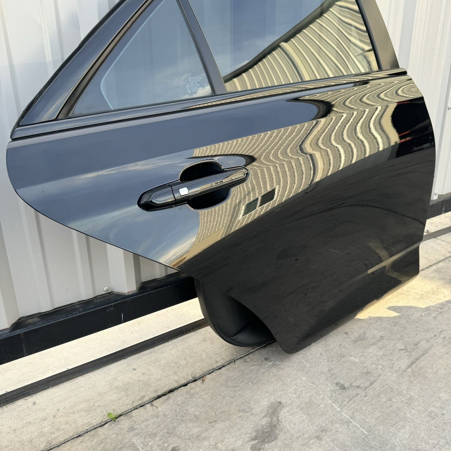 22-24 CADILLAC CT4 V BLACKWING PASSENGER RIGHT REAR DOOR COMPLETE BLACK OEM