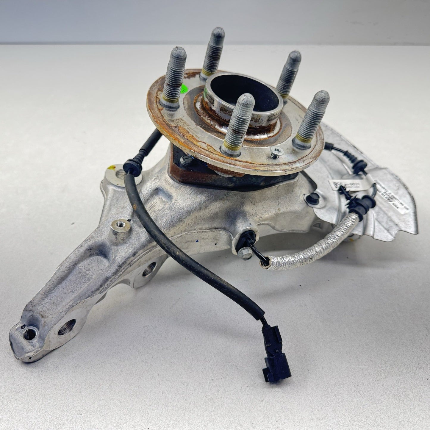 22-24 CADILLAC CT5 V BLACKWING DRIVER LEFT FRONT SPINDLE KNUCKLE HUB BEARING OEM