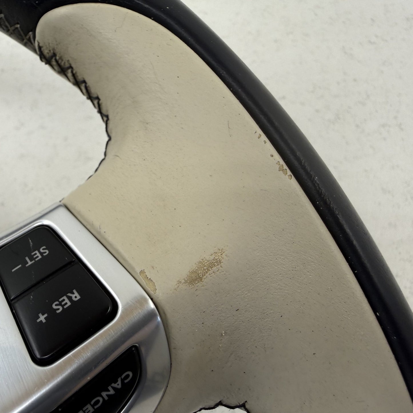 2014-2018 Bentley Flying Spur Contrasting Color Steering Wheel Leather OEM