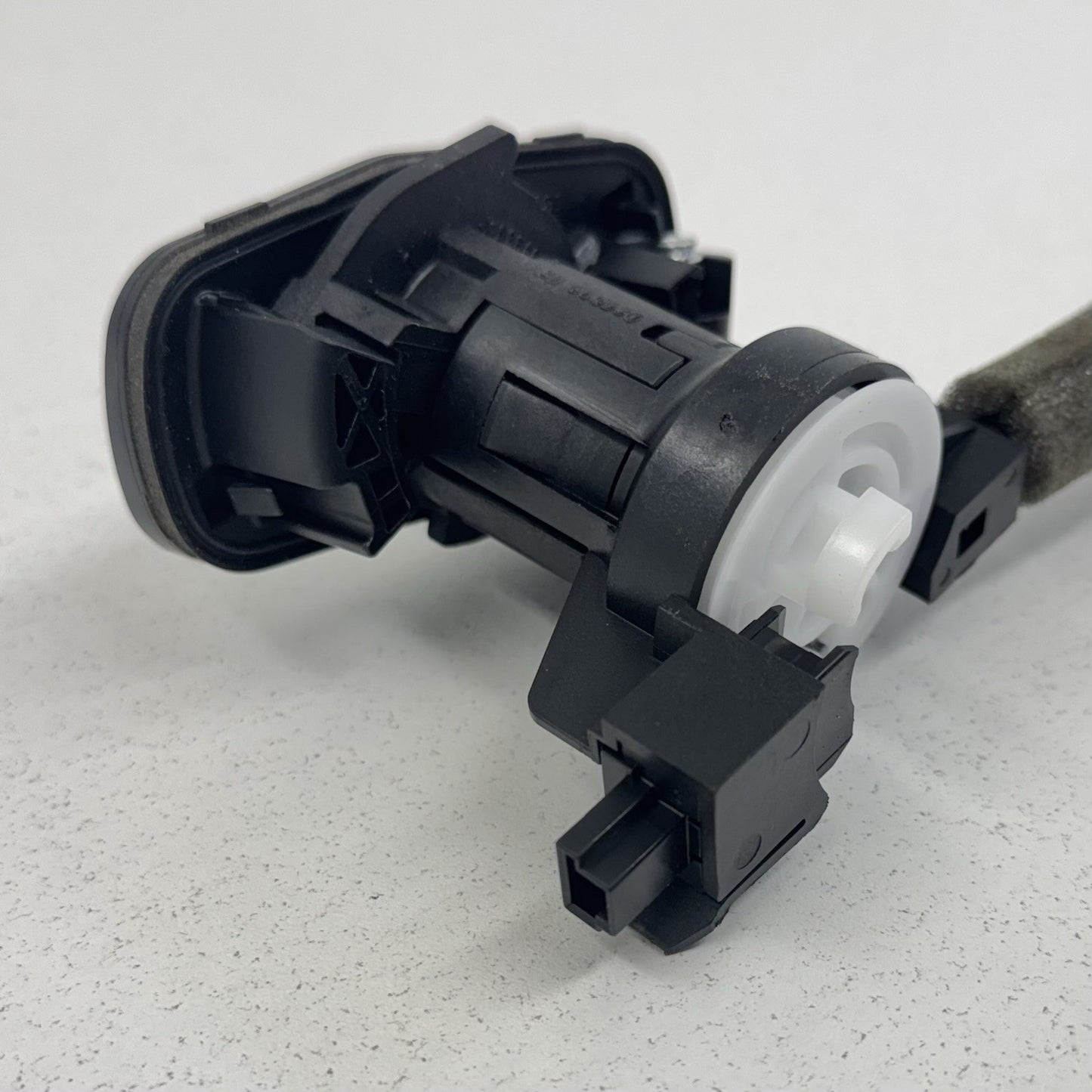 10-16 Mercedes W212 E350 Rear Trunk Lid Latch Lock Actuator 2047500185 OEM