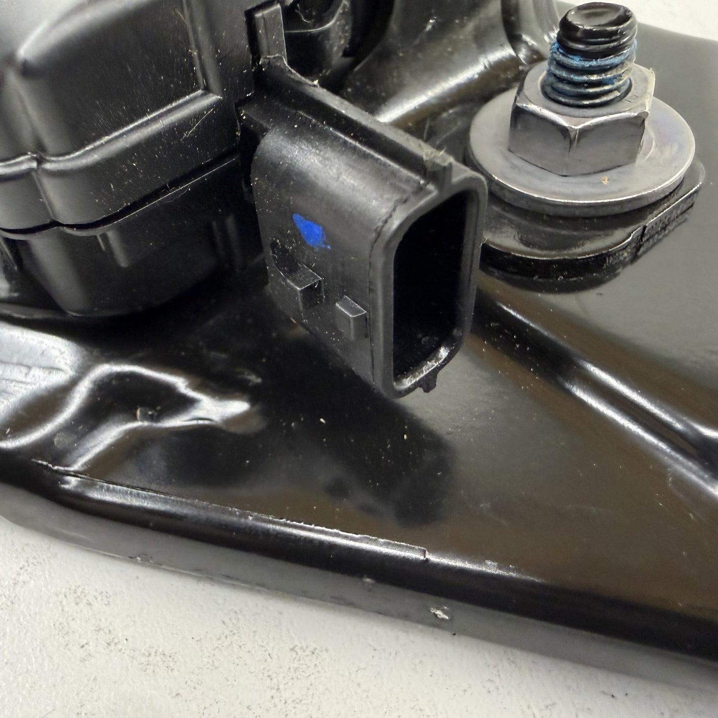 2022-2024 Rivian R1S Left Rear Tailgate Lock Latch Actuator PT00003703-H OEM