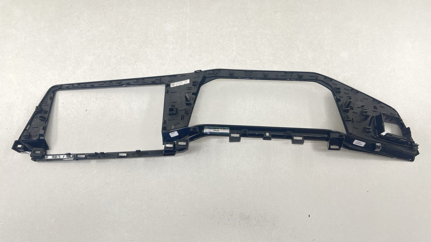 22-25 VOLKSWAGEN GOLF R CENTER DASH DISPLAY SCREEN RADIO SURROUND PANEL TRIM OEM