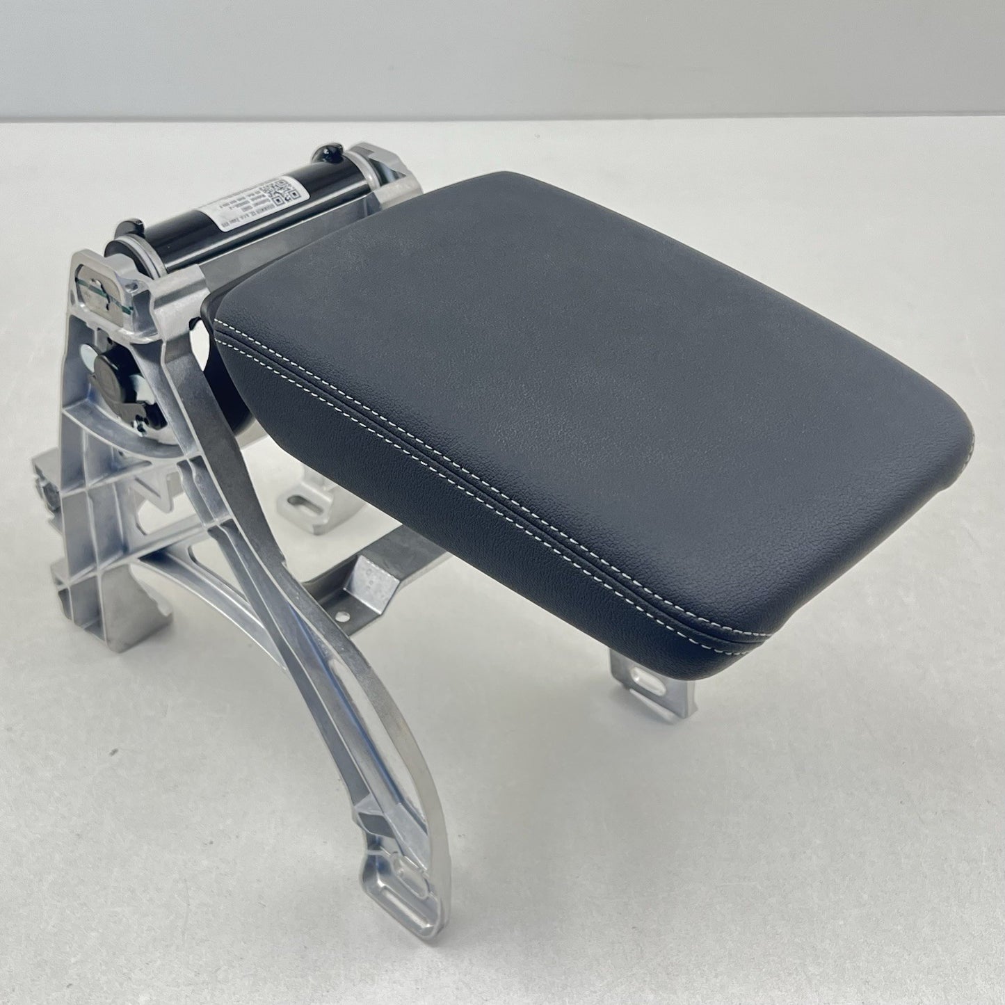 17-24 AUDI A4 S4 CENTER CONSOLE ARMREST ARM REST COVER LID W/ MOUNT BRACKET OEM