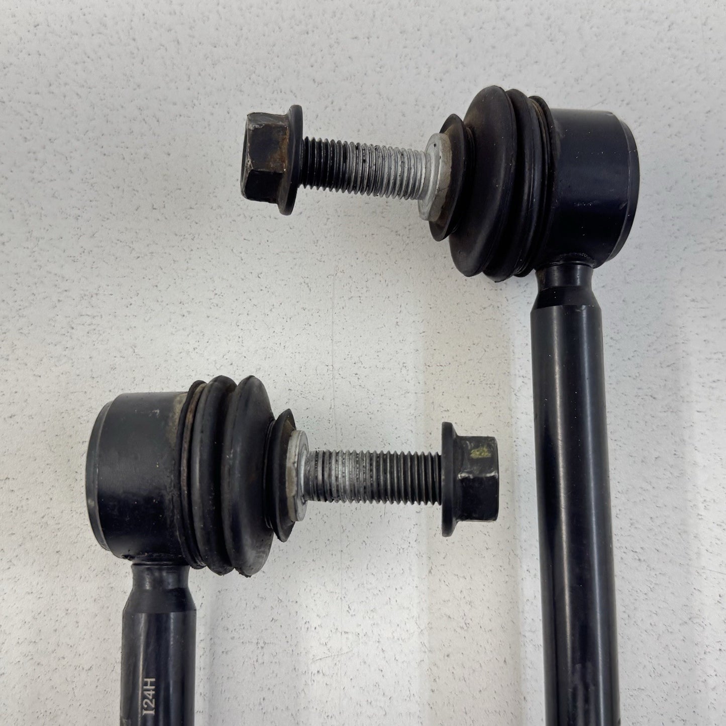 20-25 Silverado Sierra 2500 3500 Front Stabilizer Sway Bar End Link Pair OEM