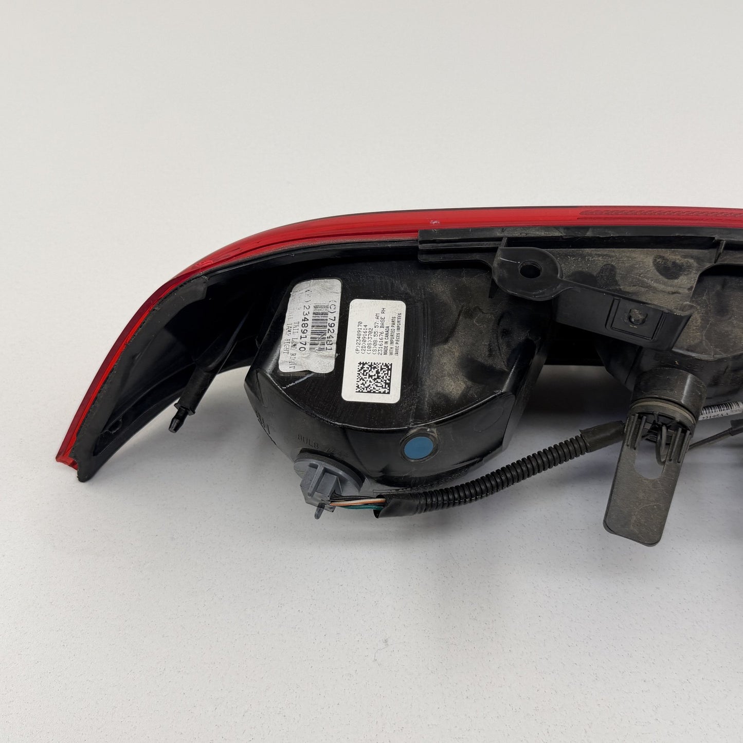 2014-2015 Chevrolet Camaro Right Rear Halogen Taillight Tail Light Lamp OEM
