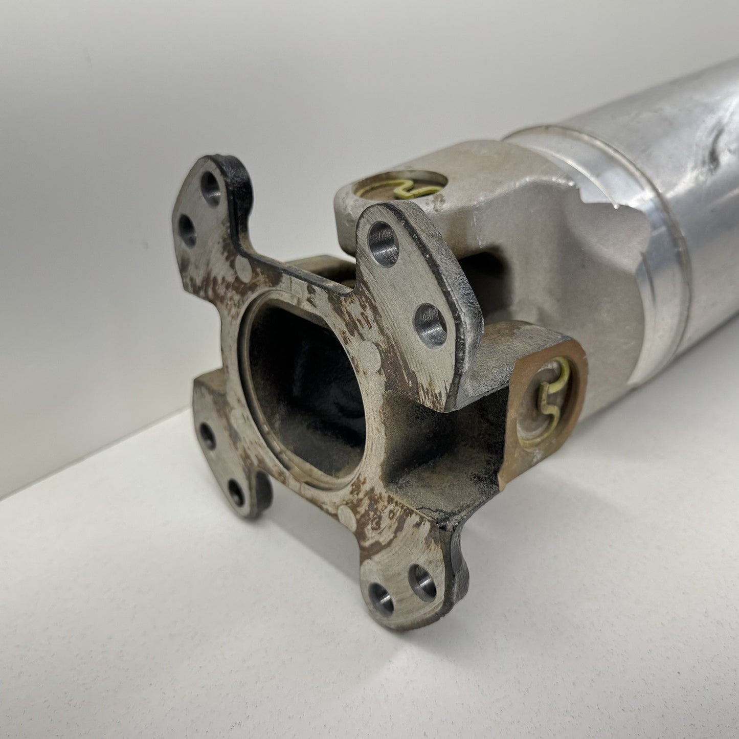 20-25 Silverado Sierra 2500 3500 Diesel Driveshaft Drive Shaft 87821417 OEM