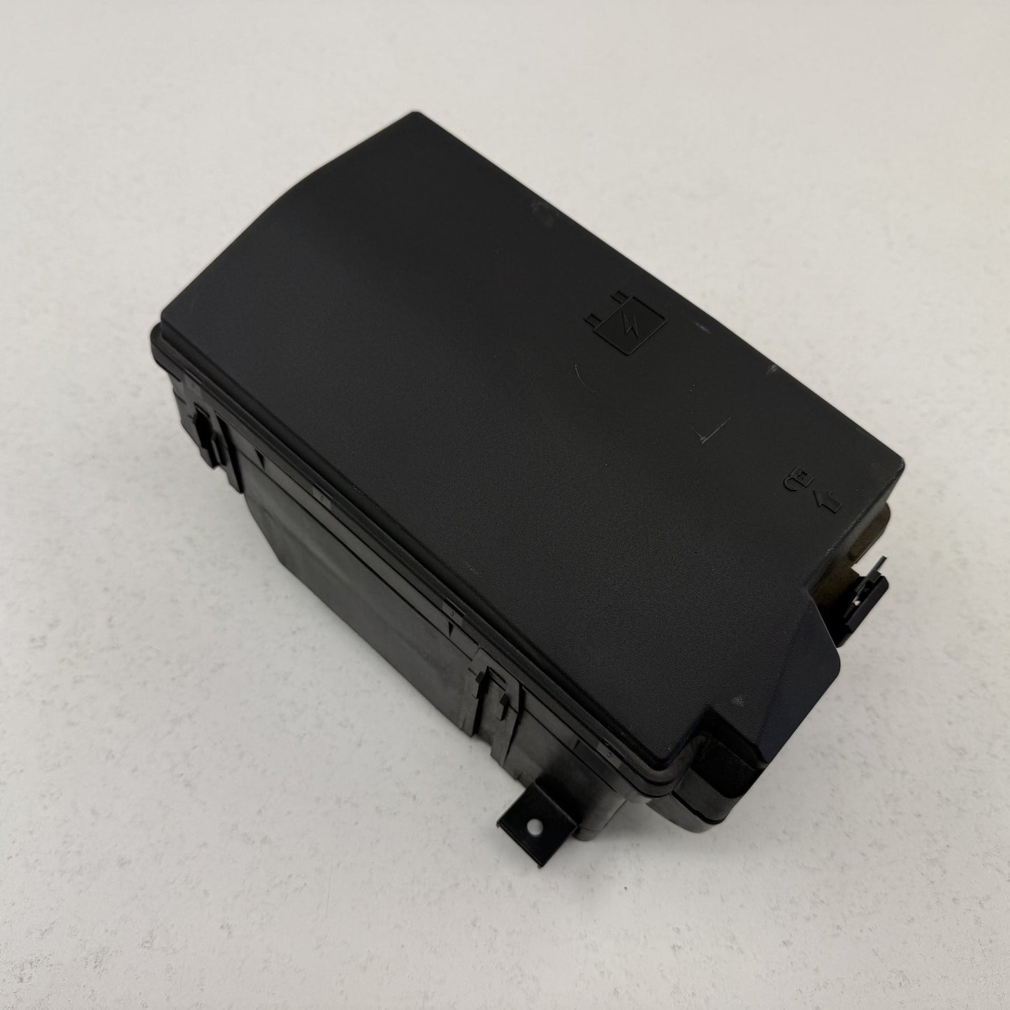 2012-2015 Chevrolet Camaro SS Engine Bay Fuse Relay Junction Box 22760635 OEM