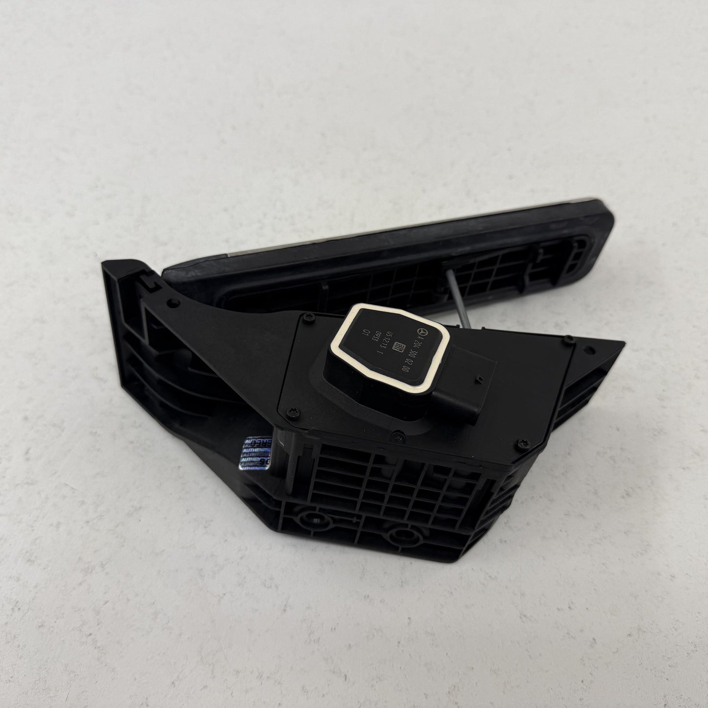 2008-2014 Mercedes-Benz C250 W204 Gas Pedal Throttle Accelerator 2043000200 OEM