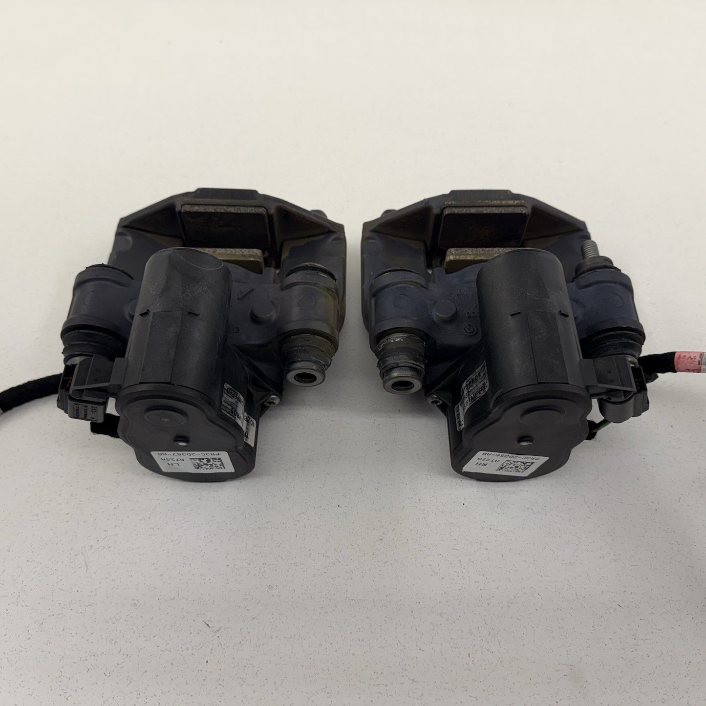 24-26 Ford Mustang GT Rear Parking Park Drift Brake Caliper Pair Left Right OEM