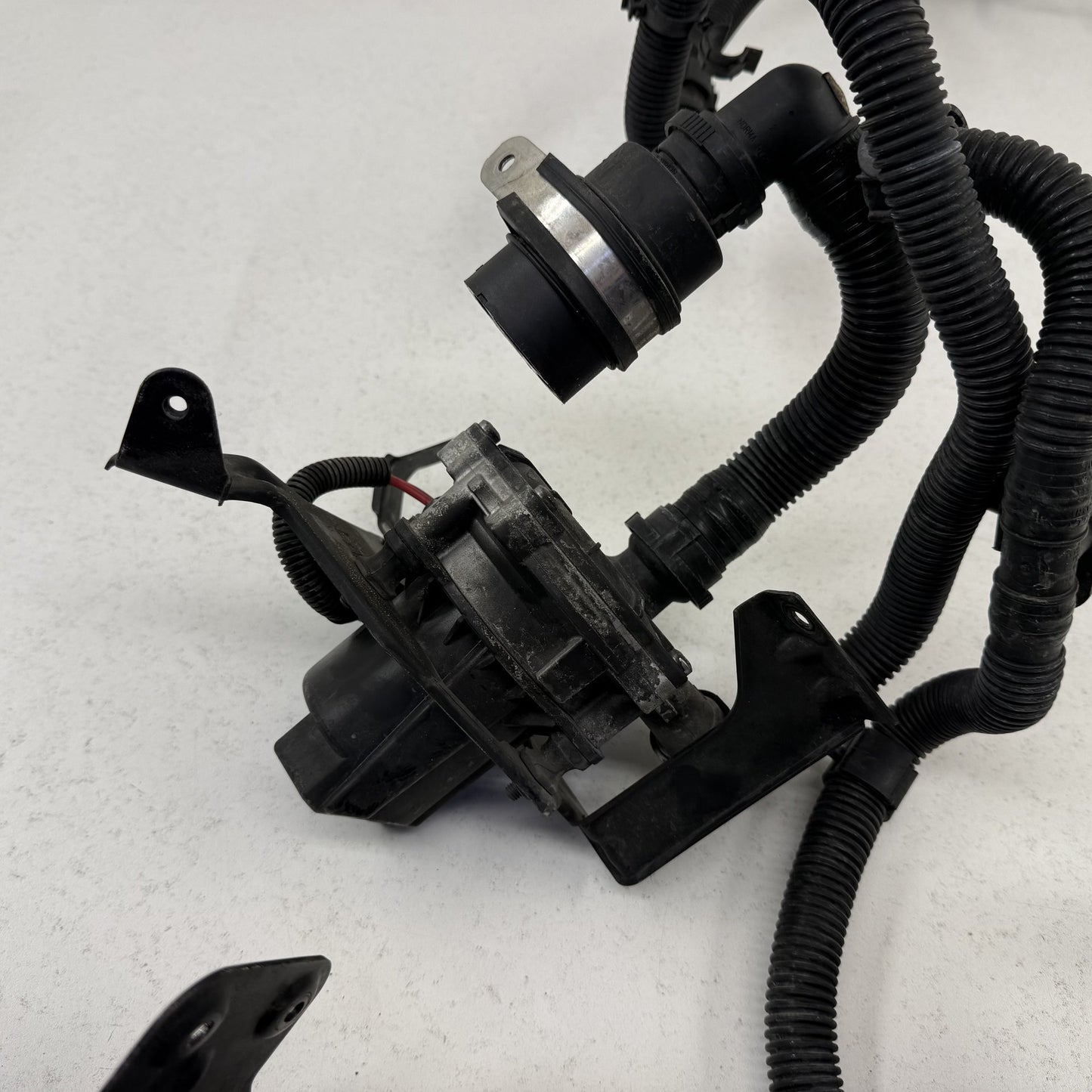 2014-2018 Bentley Flying Spur Secondary Air Injection Smog Pump Assembly Set OEM
