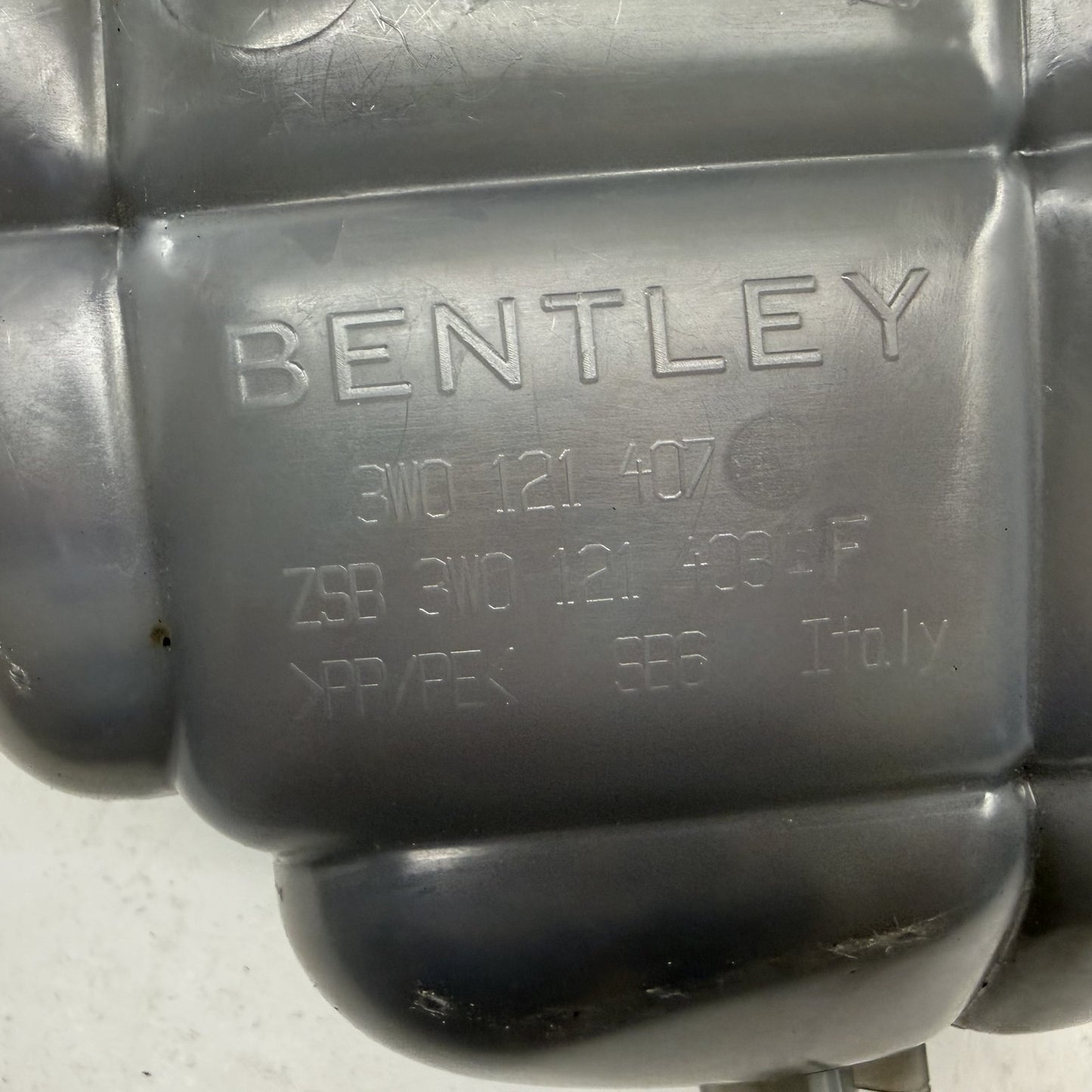 2014-2018 Bentley Flying Spur Coolant Reservoir Overflow Expansion Tank OEM