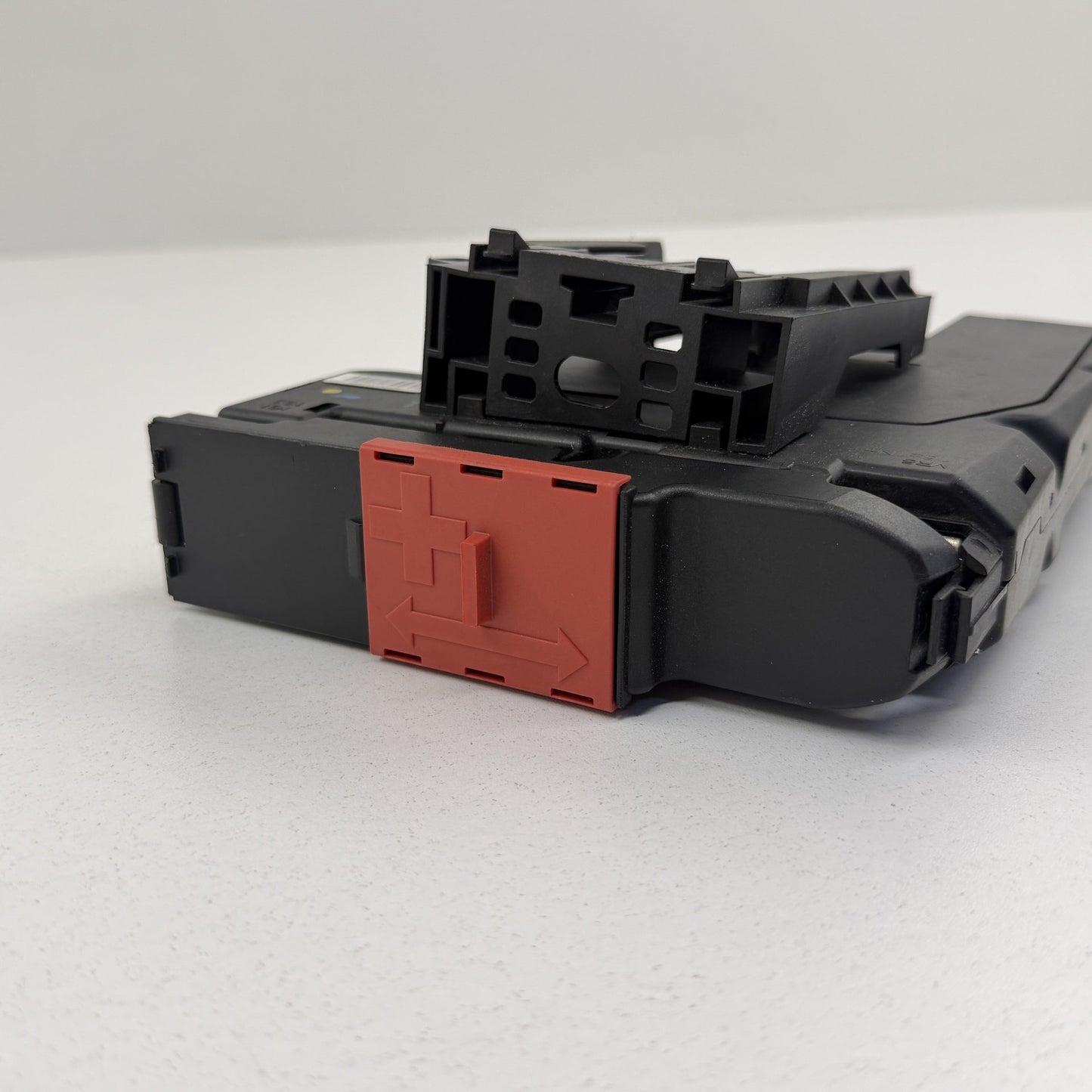 08-14 Mercedes C250 W204 Engine Bay Battery Power Distribution Junction Box OEM
