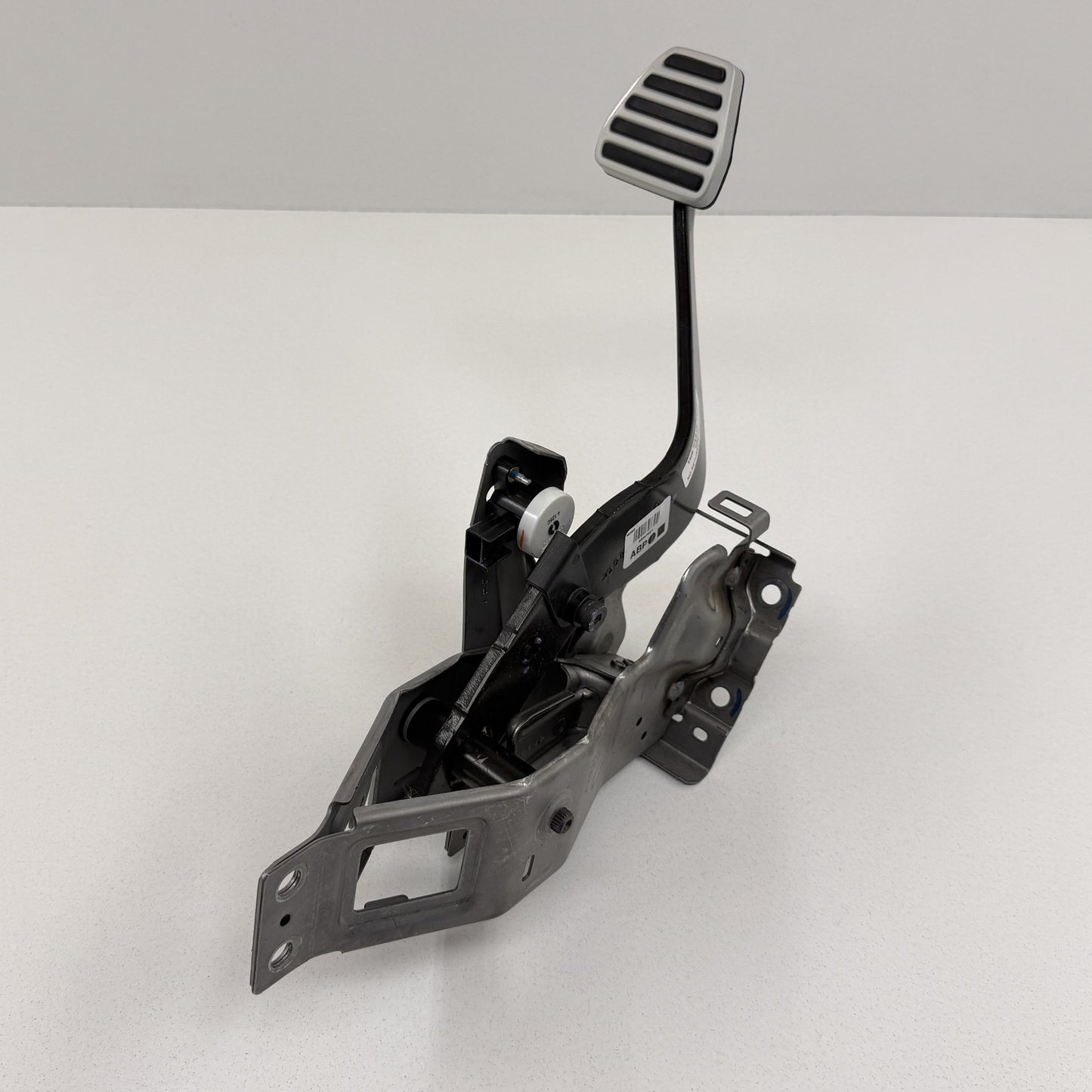 2010-2015 Chevrolet Camaro SS Manual Clutch &amp; Brake Pedal Assembly Pair OEM
