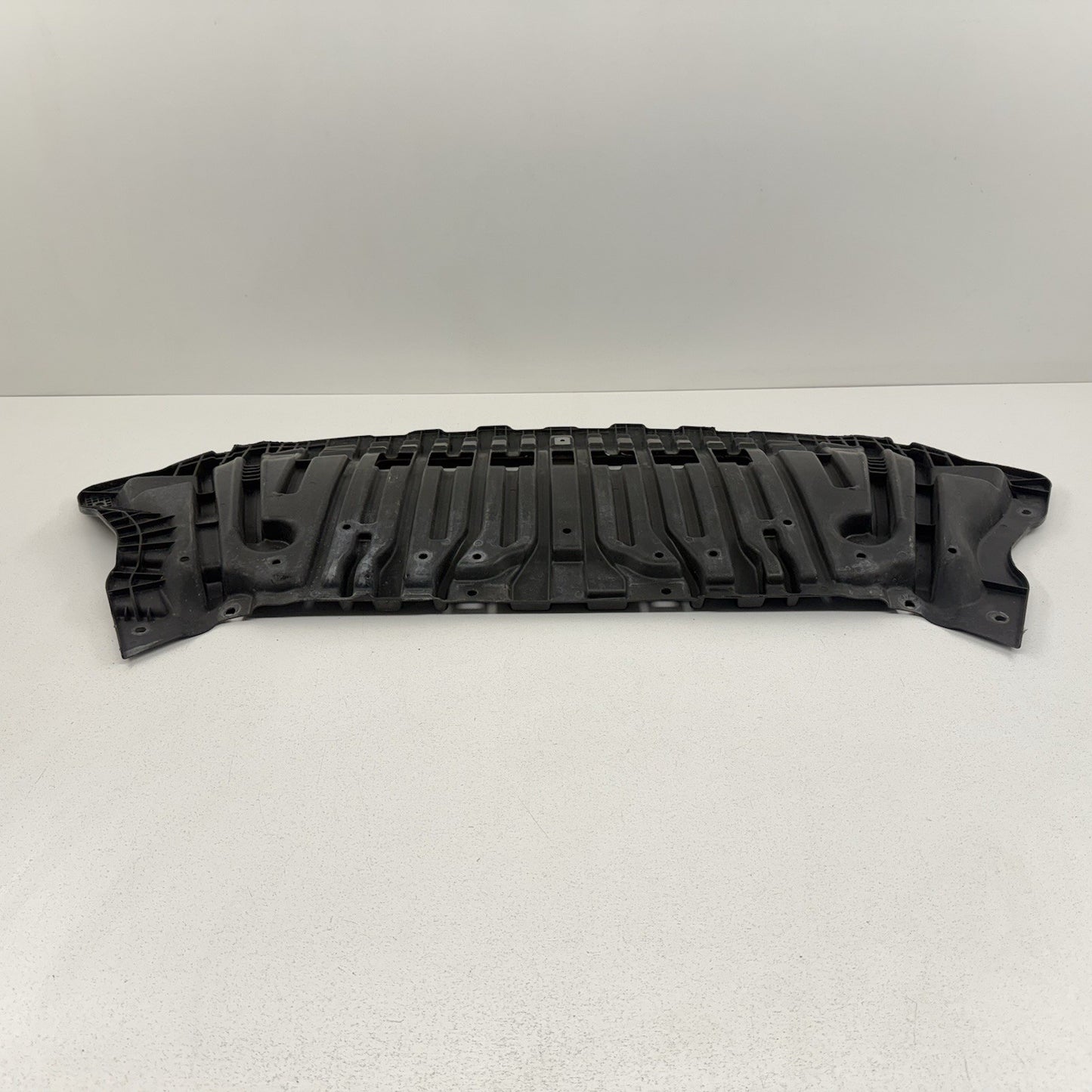 12-18 Mercedes W218 CLS550 Front Bumper Under Tray Splash Shield 2125203923 OEM