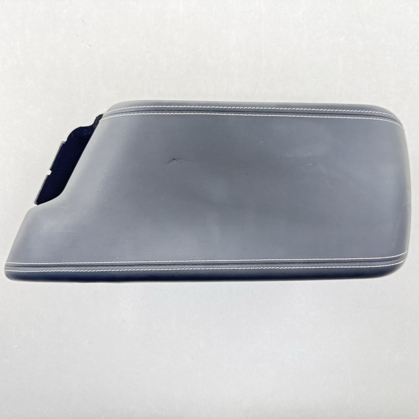 22-24 CADILLAC CT4 V BLACKWING CENTER CONSOLE ARMREST ARM REST STORAGE TRAY OEM