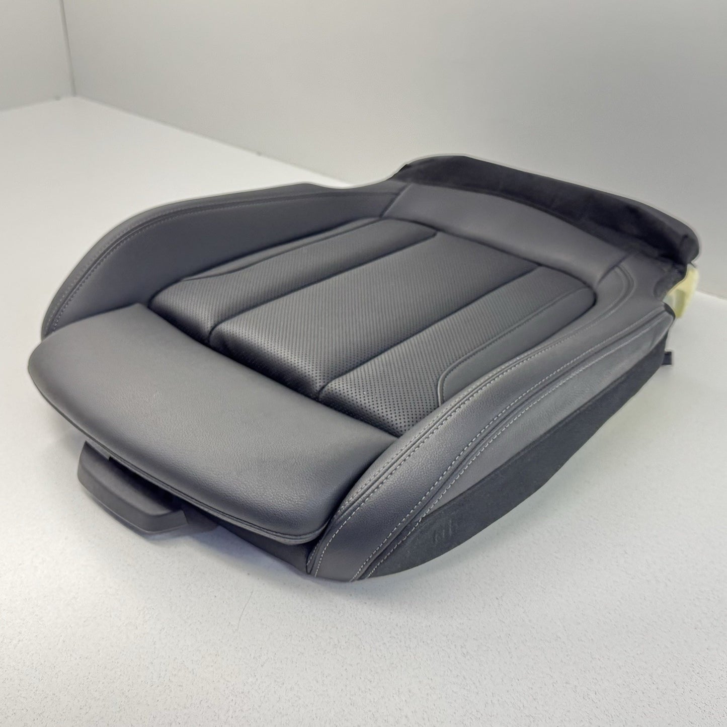 22-24 BMW G01 X3 Driver Left Front Lower Sport Seat Cushion Leather Black OEM