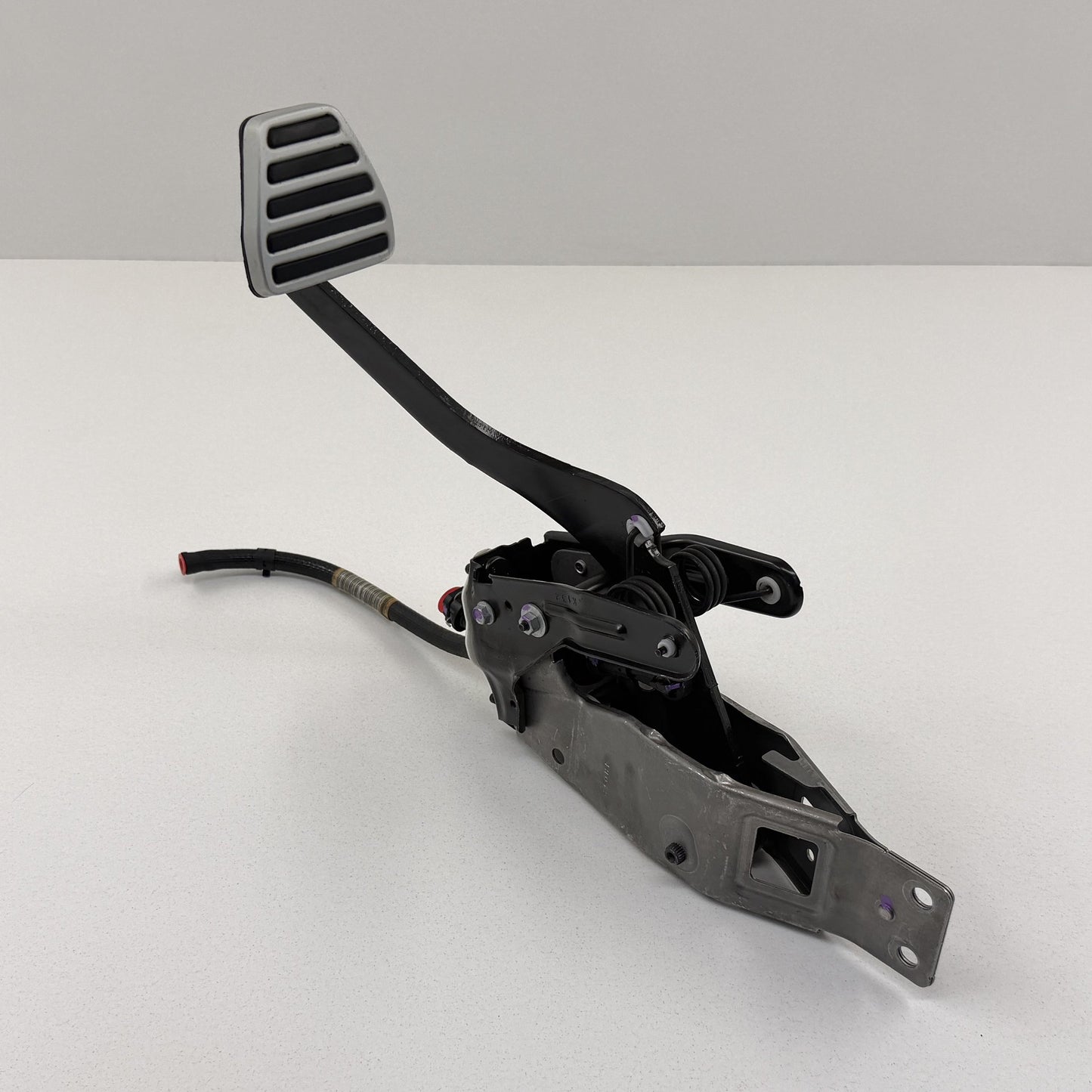 2010-2015 Chevrolet Camaro SS Manual Clutch &amp; Brake Pedal Assembly Pair OEM