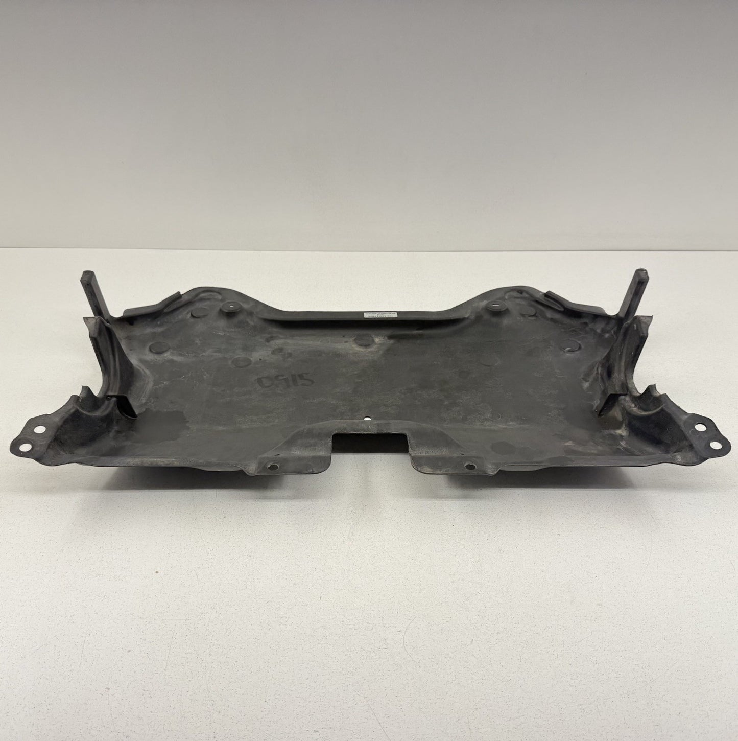 12-18 Mercedes W218 CLS550 Front Under Engine Splash Shield Guard 2125241530 OEM