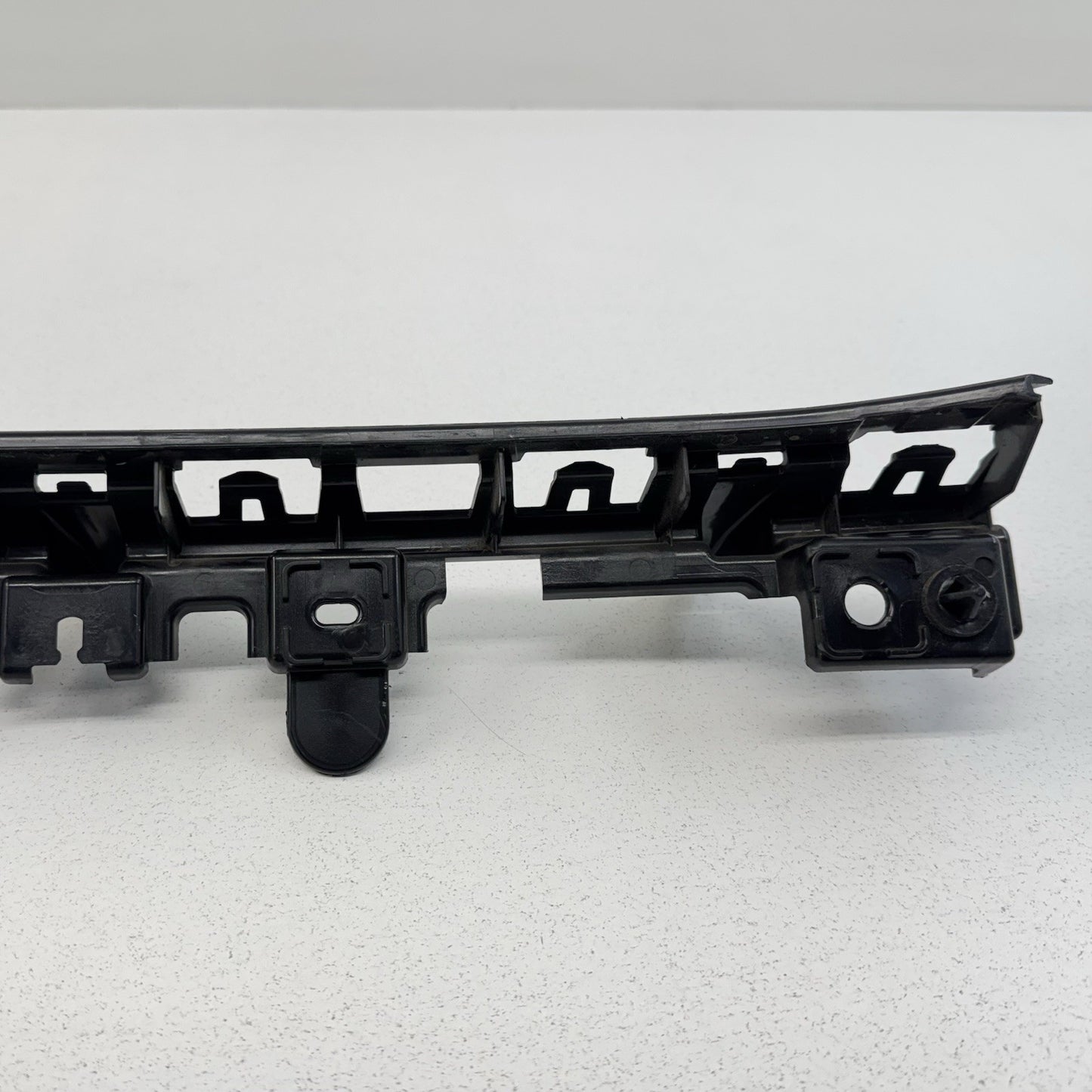 24-26 Ford Mustang Rear Bumper Center Support Mount Bracket PR3B-17B861-A OEM