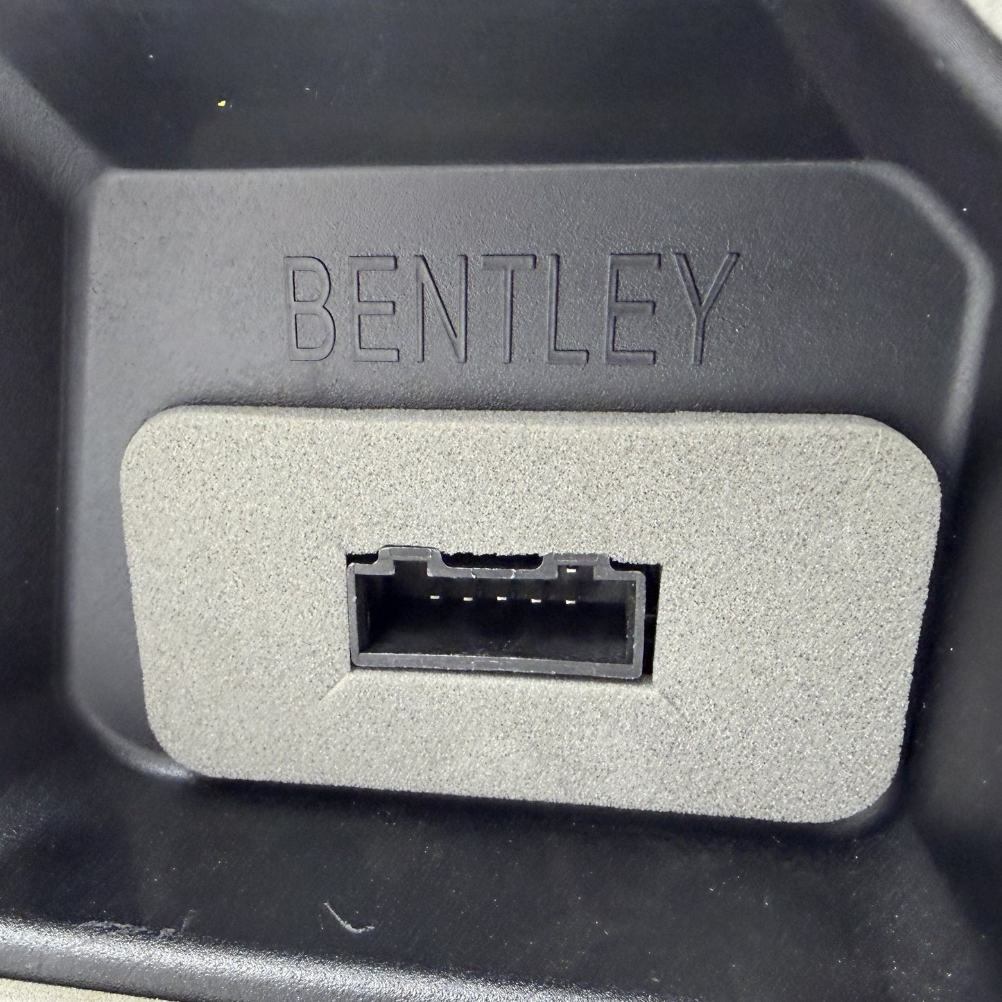2014-2018 Bentley Flying Spur Right Rear LED Taillight Light Lamp 4W0945096N OEM