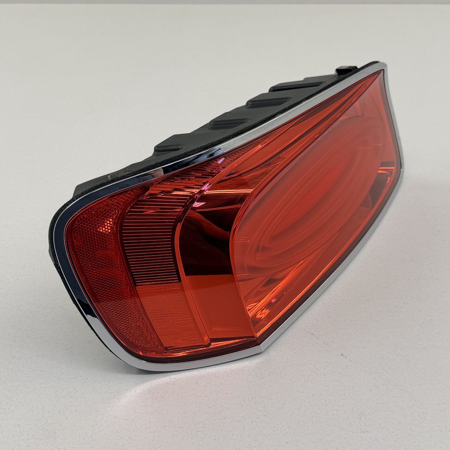 2014-2018 Bentley Flying Spur Left Rear LED Taillight Light Lamp 4W0945095J OEM