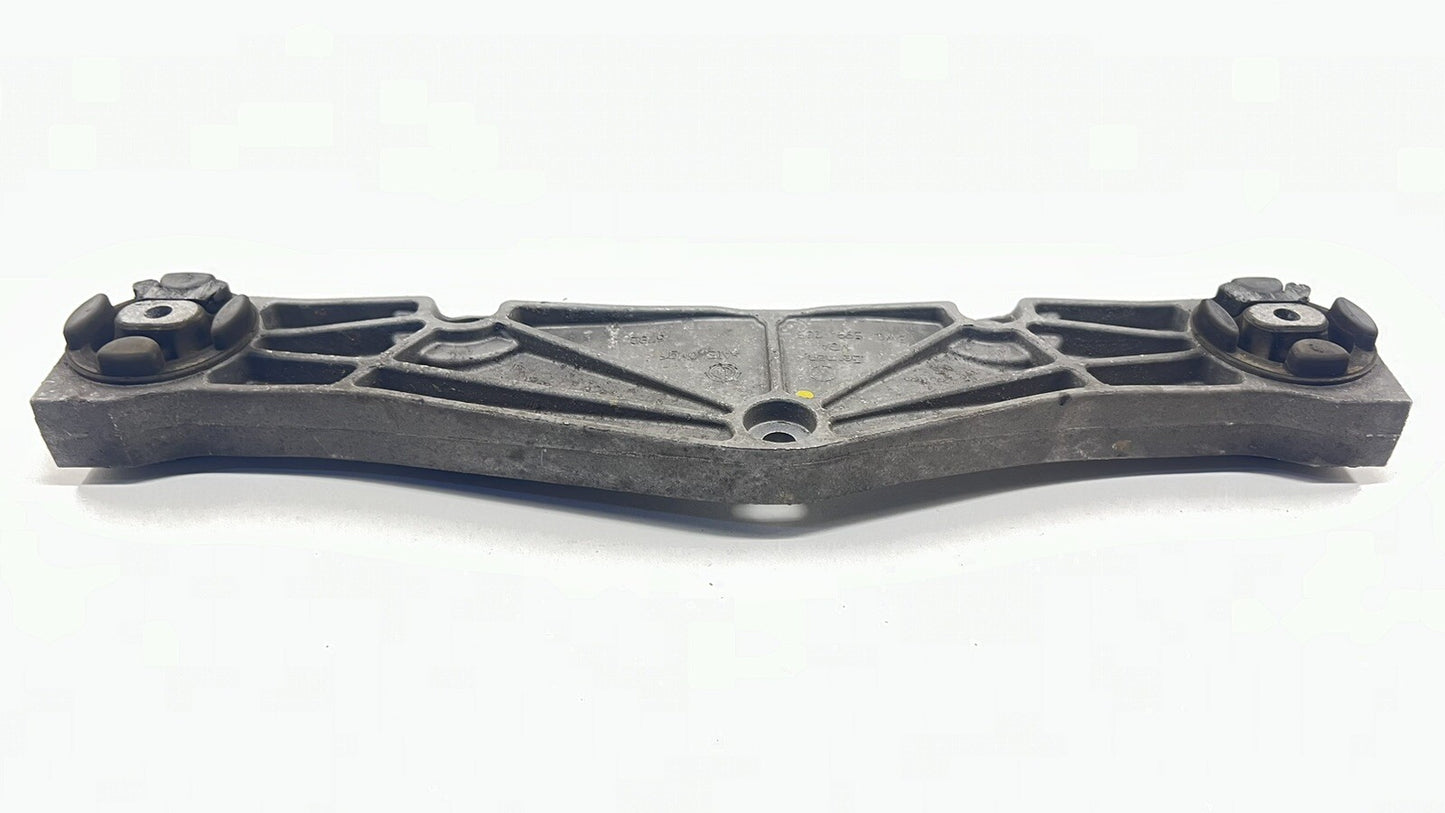 13-18 BENTLEY FLYING SPUR REAR DIFFERENTIAL DIFF CARRIER SUPPORT BRACKET OEM