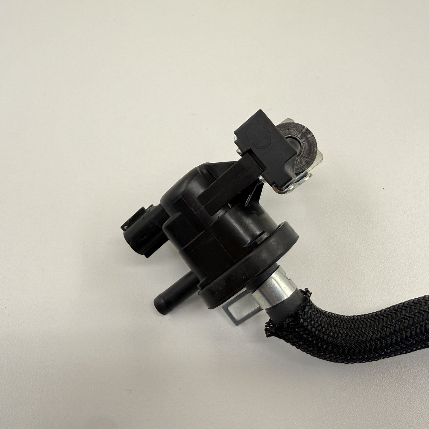 2021-2026 Lexus IS300 IS350 IS500 Fuel Vapor Canister Purge Valve Solenoid OEM
