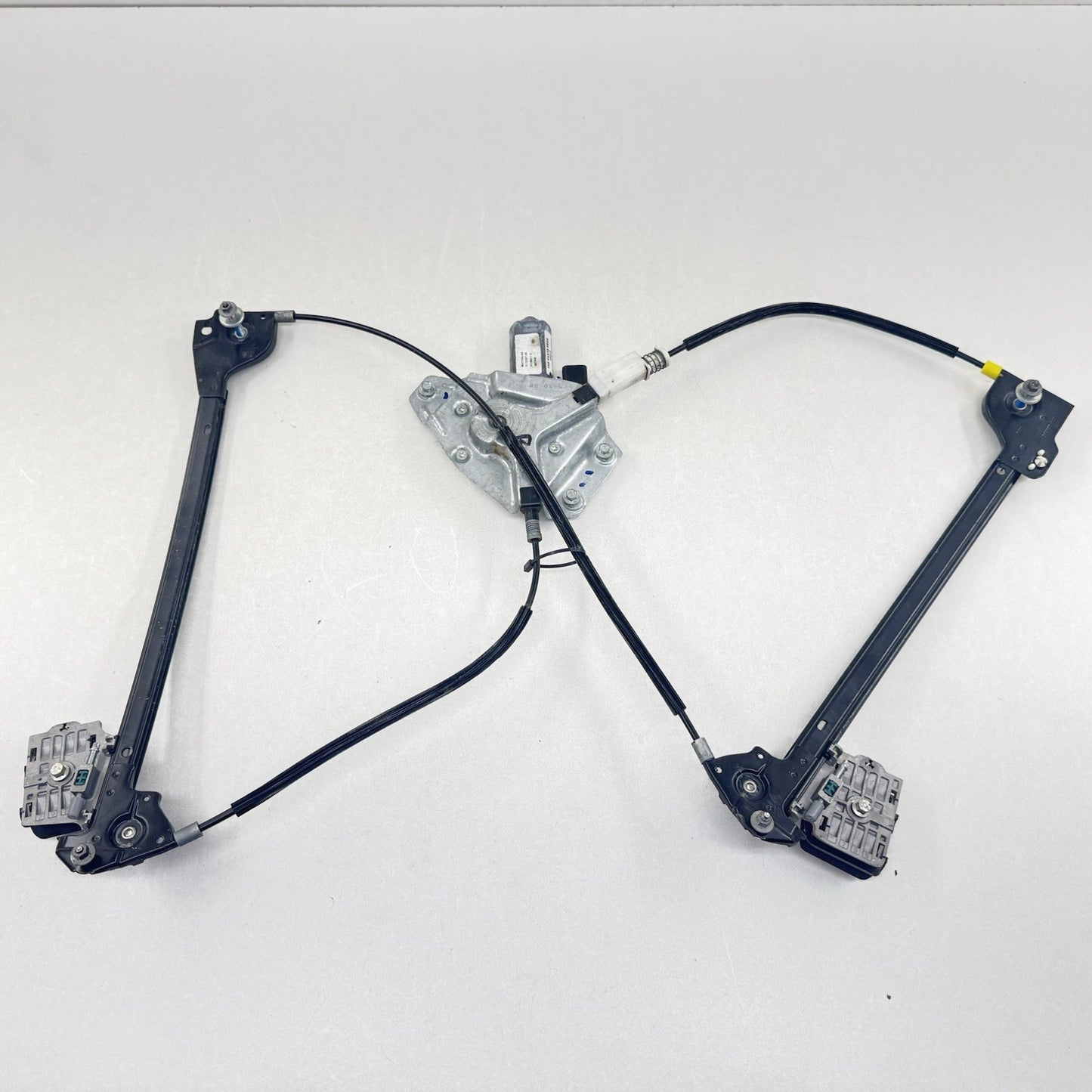 15-23 DODGE CHALLENGER RIGHT DOOR GLASS WINDOW REGULATOR MOTOR 68370044AA OEM