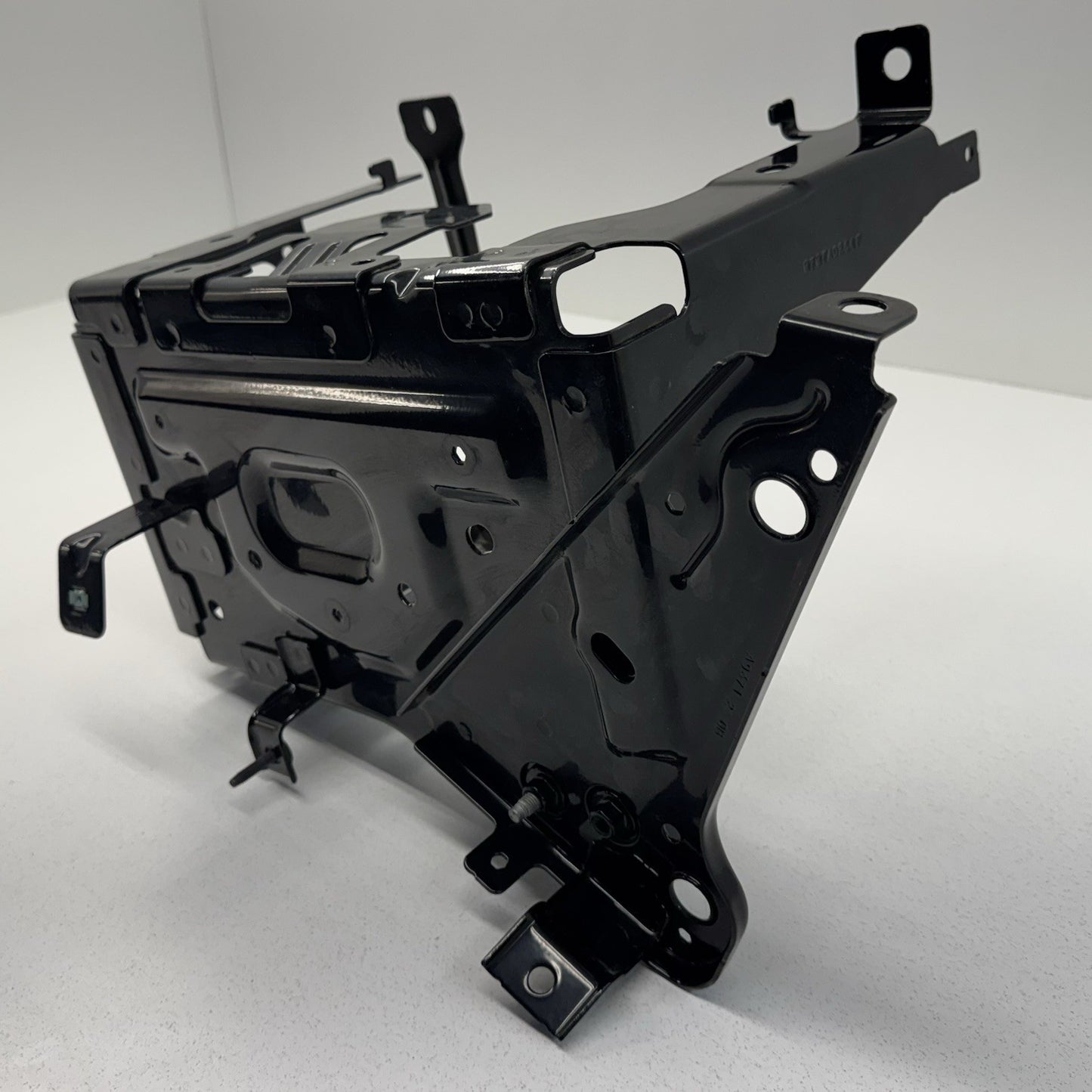 20-25 Silverado Sierra 2500 3500 Passenger Right Battery Tray Mount Bracket OEM