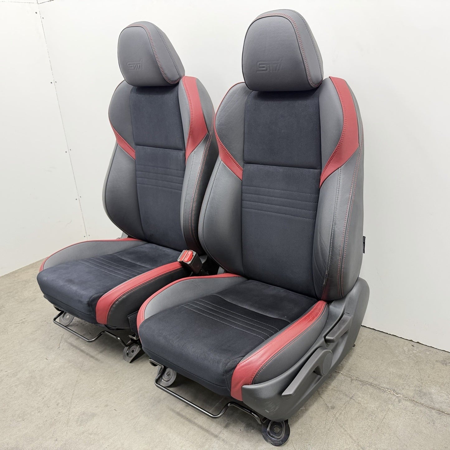18-21 Subaru WRX STI Left And Right Front Seat Pair Leather Suede OEM Nice!