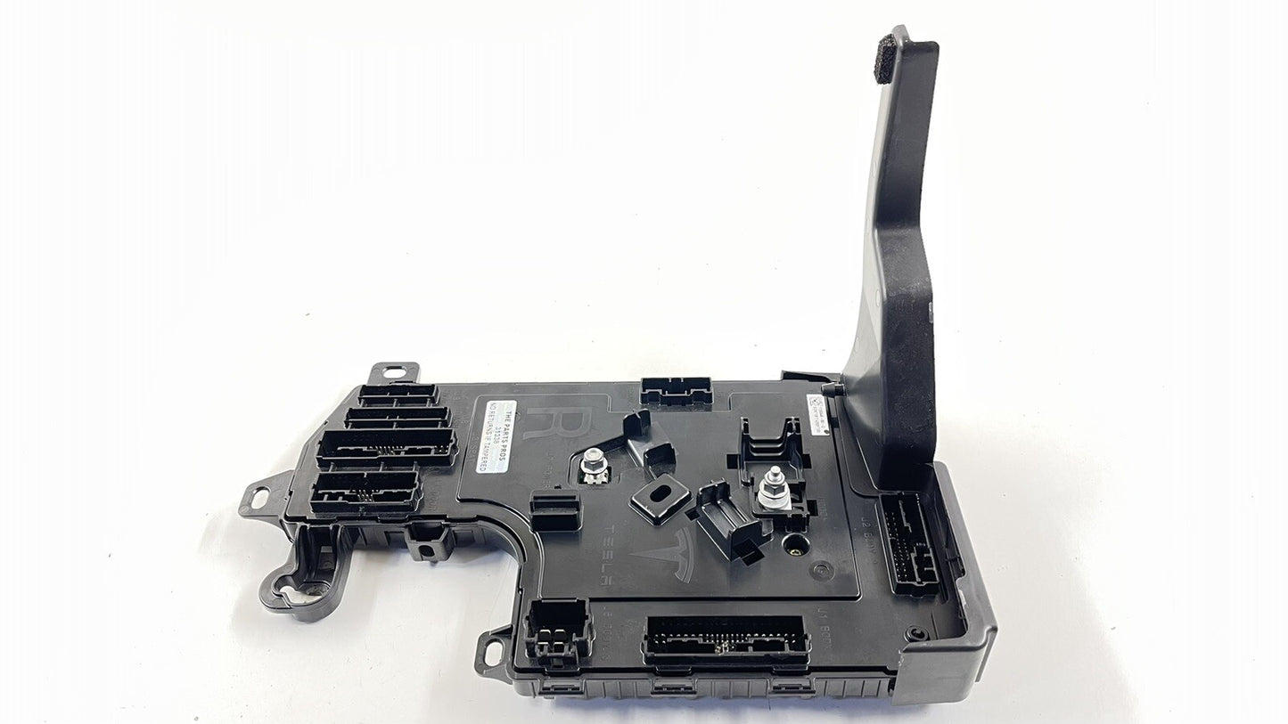 17-23 TESLA MODEL 3 RIGHT FRONT VOLTAGE BODY CONTROL MODULE 110034000G OEM