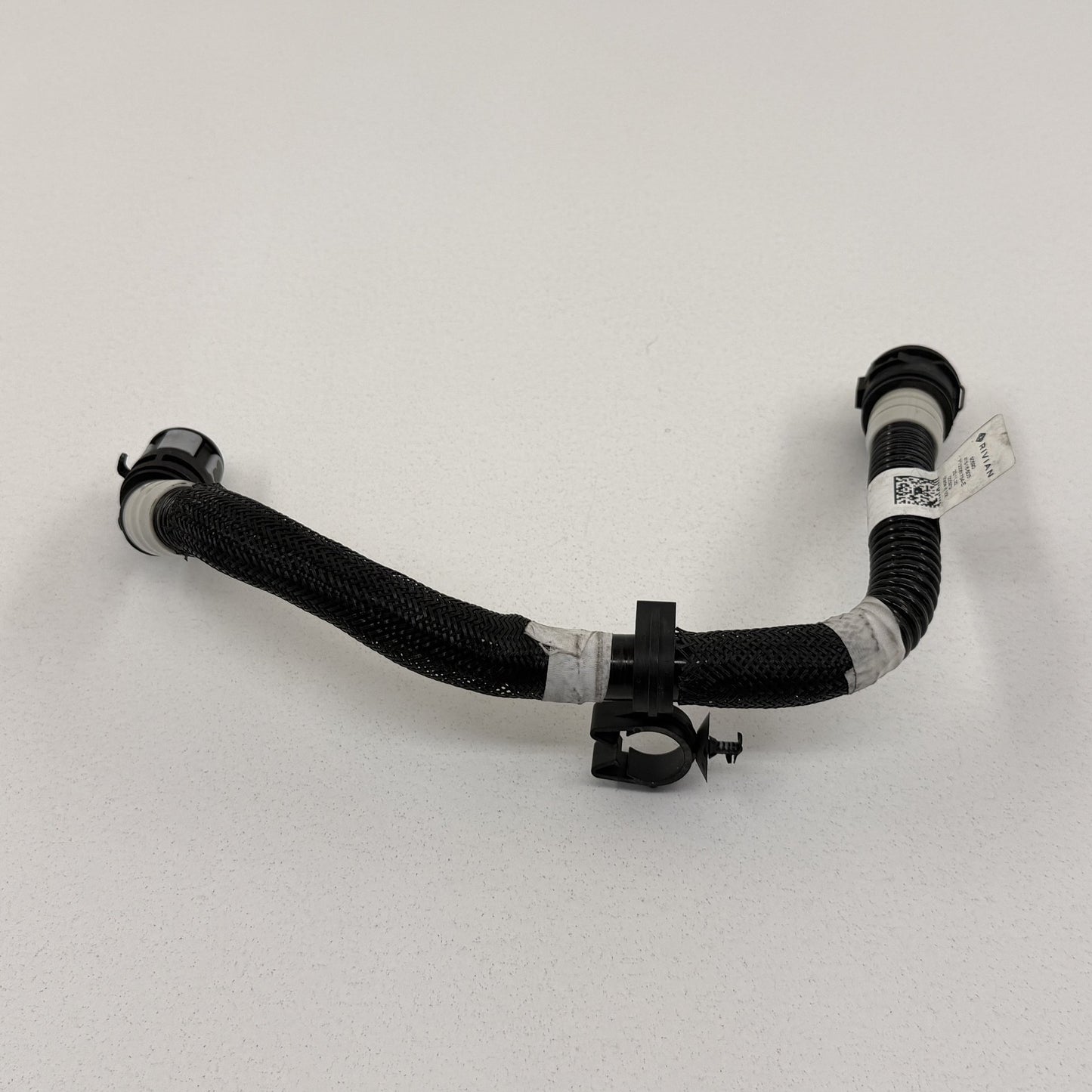 2022-2024 Rivian R1S R1T Front Drive Unit Coolant Pipe Hose PT00061734-E OEM