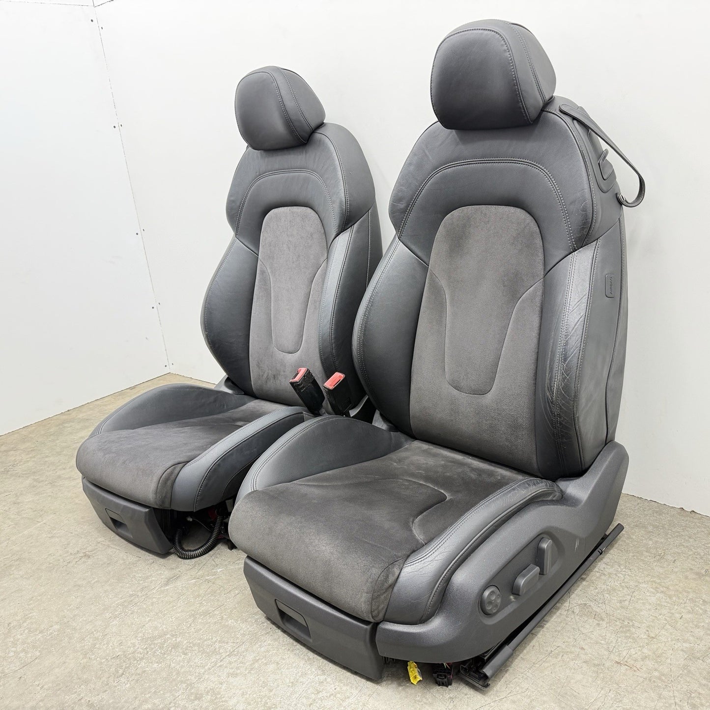 08-15 Audi TT Front Bucket Recaro Power Seat Pair Leather Suede OEM