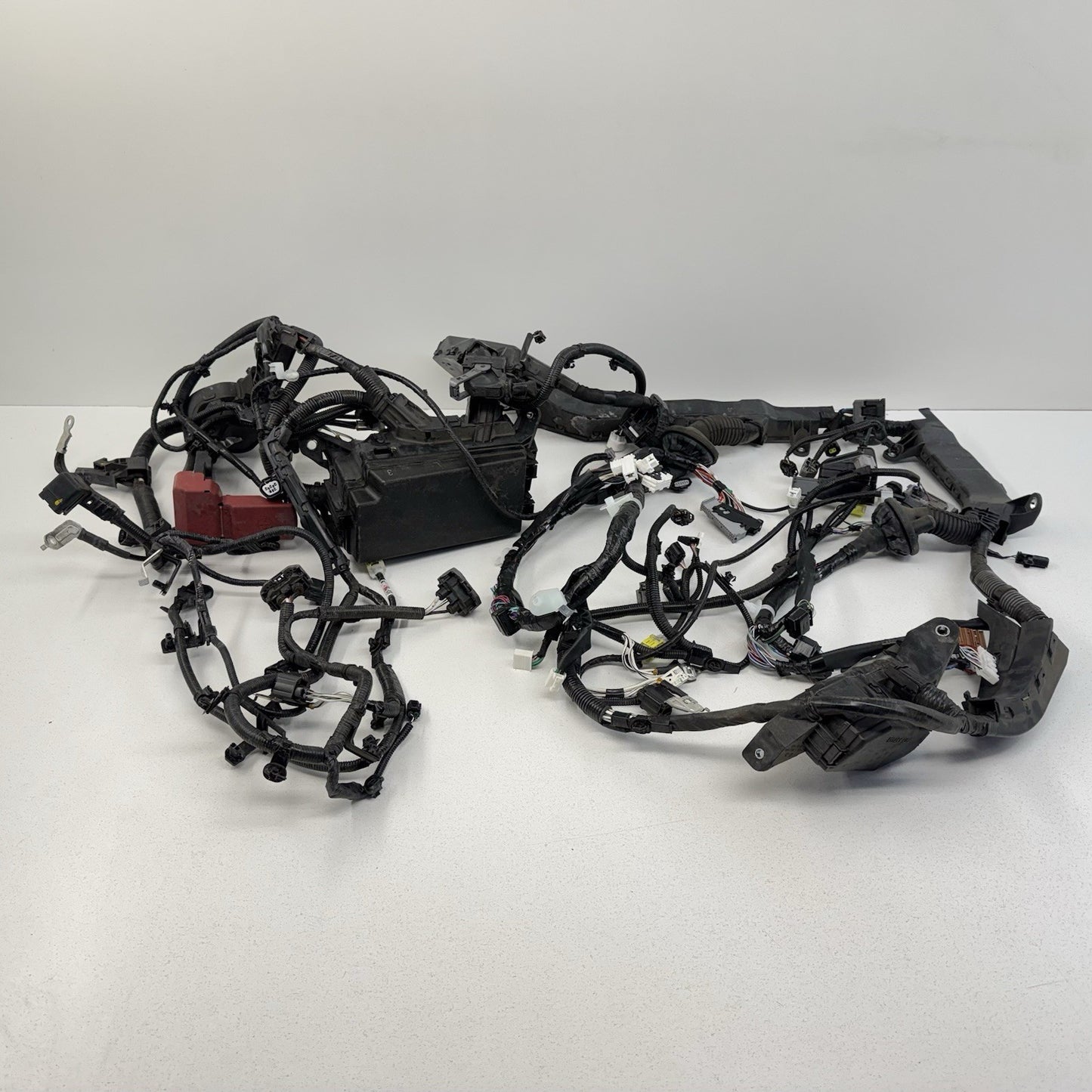 20 Toyota Prius Prime Engine Bay Wiring Harness With Fuse Box 82111-47R70 OEM
