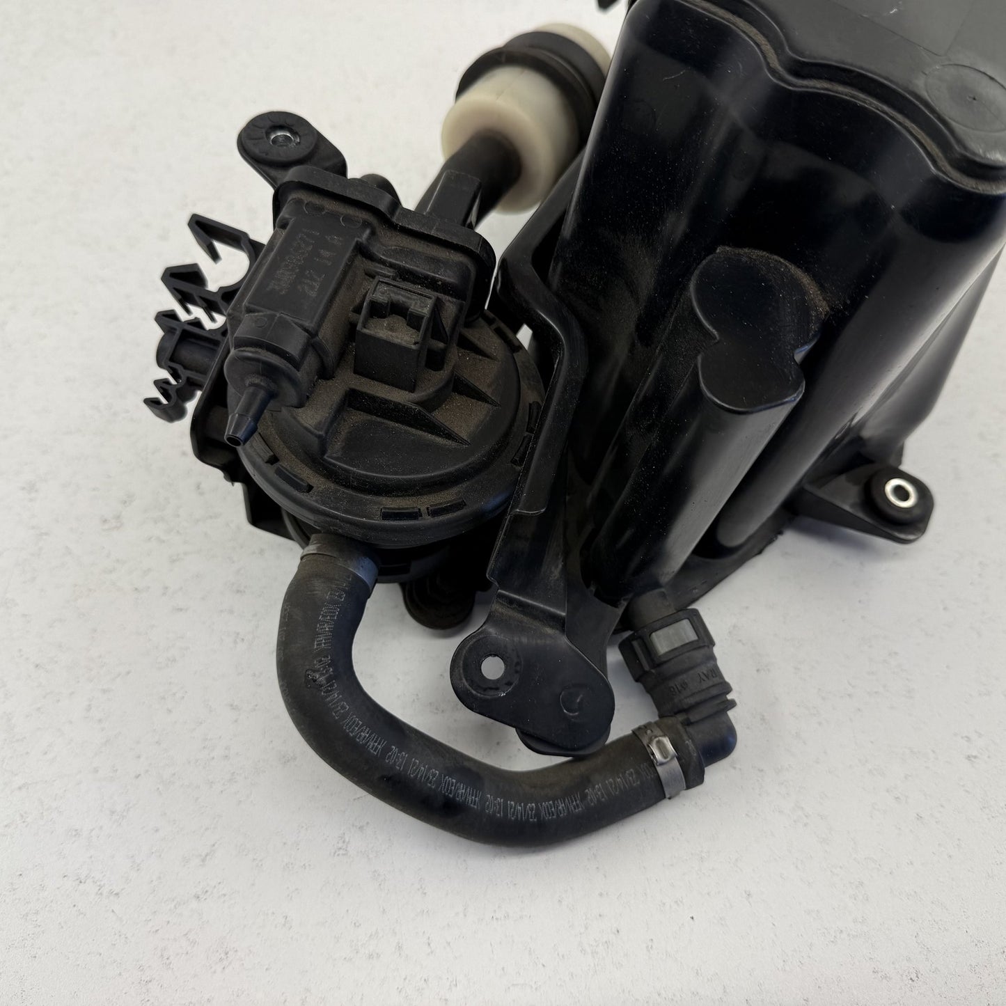 2014-2018 Bentley Flying Spur Fuel Evap Vapor Charcoal Emission Canister OEM