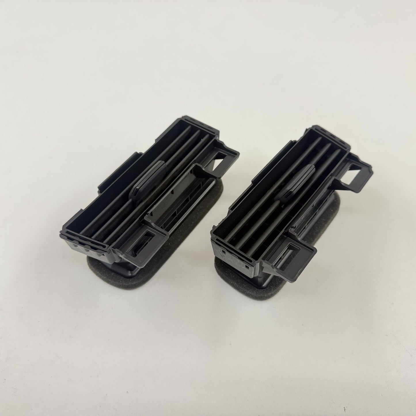 2023-2025 Honda Pilot Center Dash AC Air Vent Pair OEM