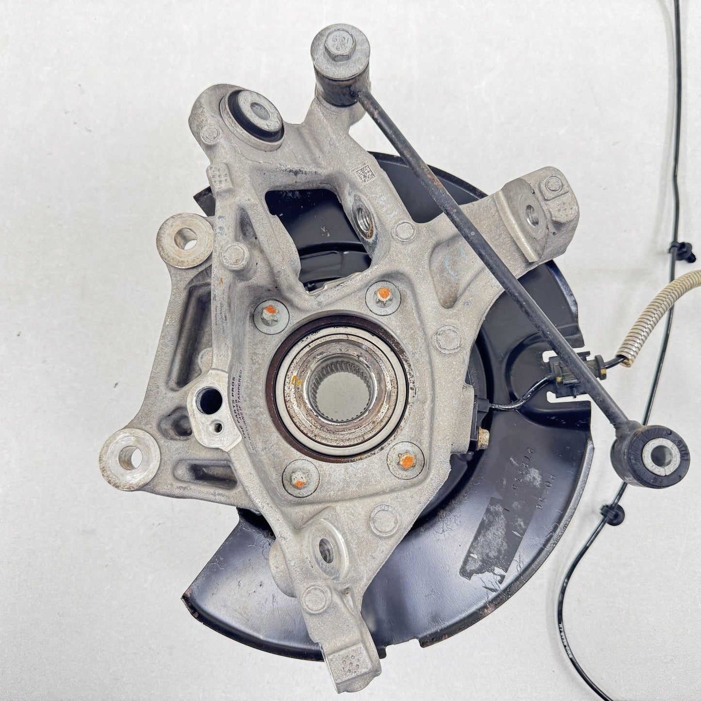 18-23 DODGE CHALLENGER WIDEBODY DRIVER LEFT REAR SPINDLE KNUCKLE HUB BEARING OEM